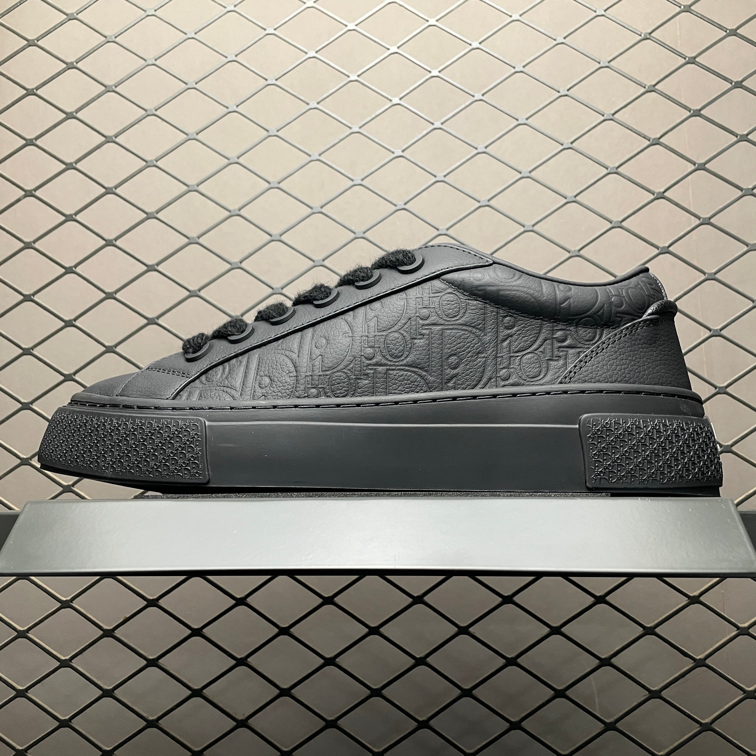 DR B33 Sneaker