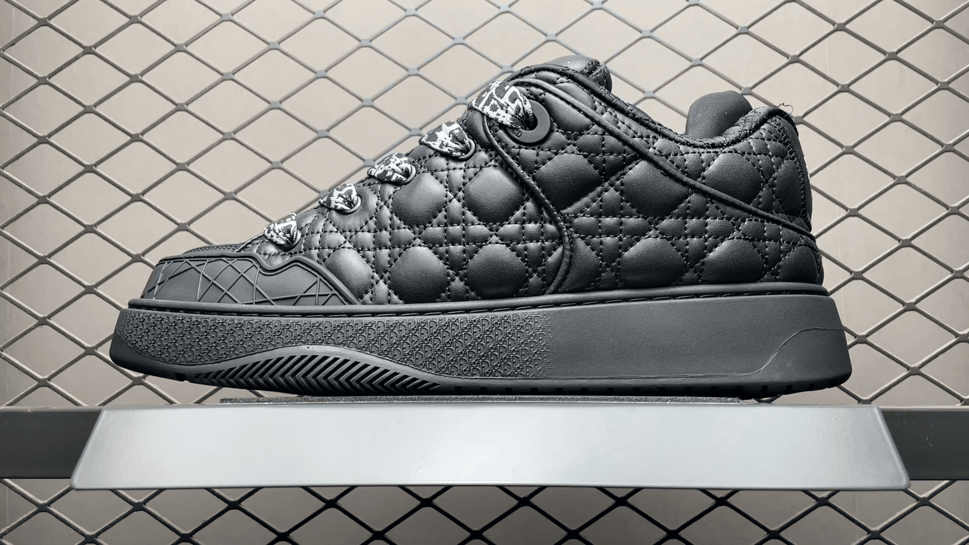 DR B9S Sneaker