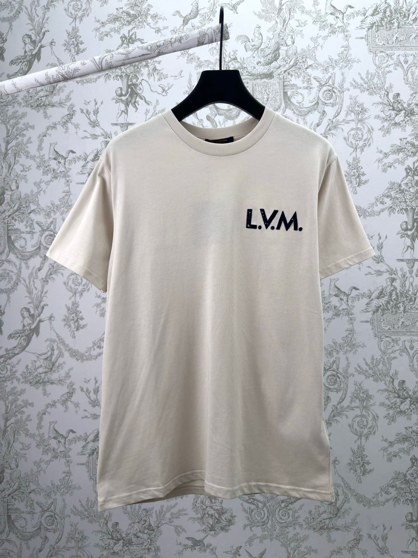 L X V T-shirt