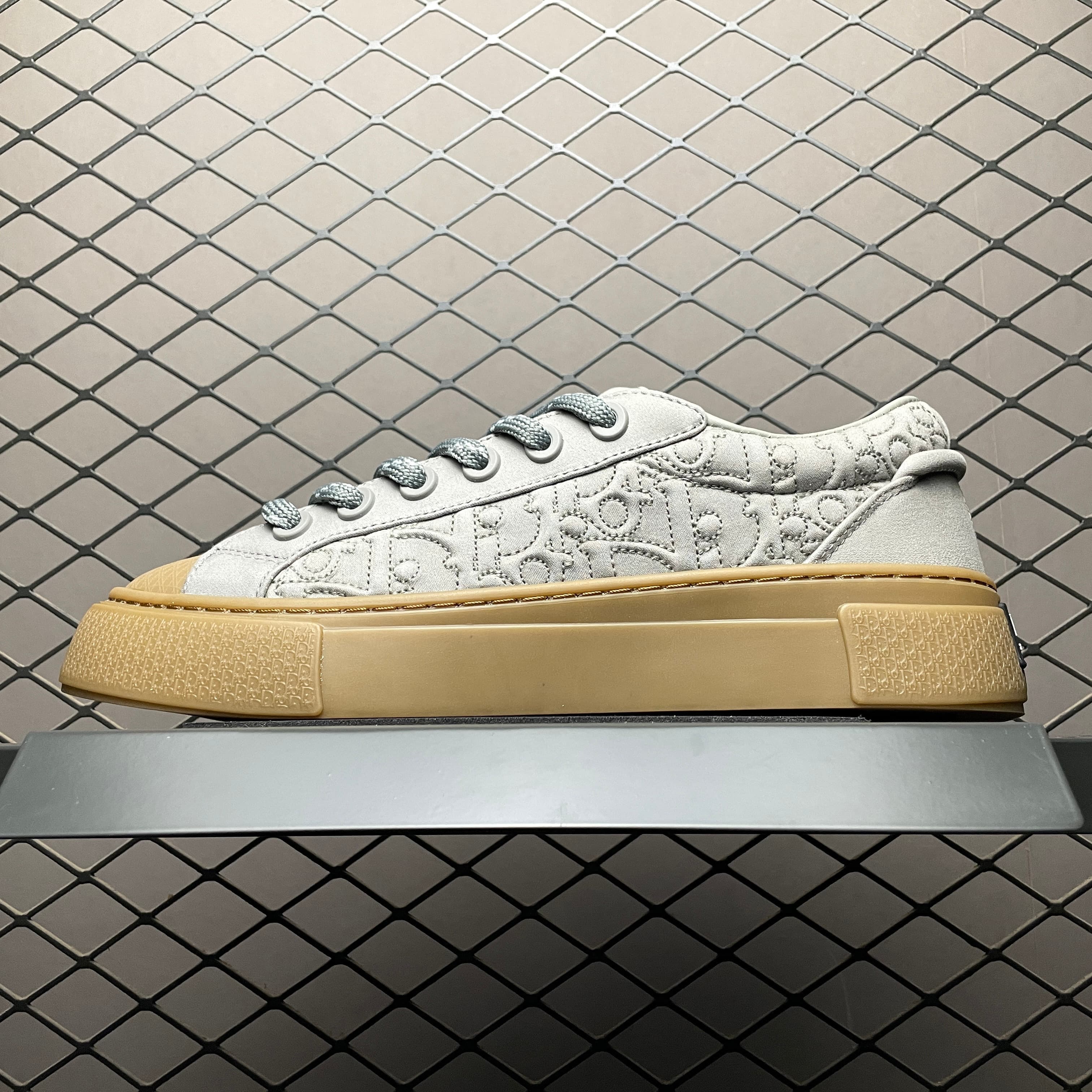 DR B33 Sneaker