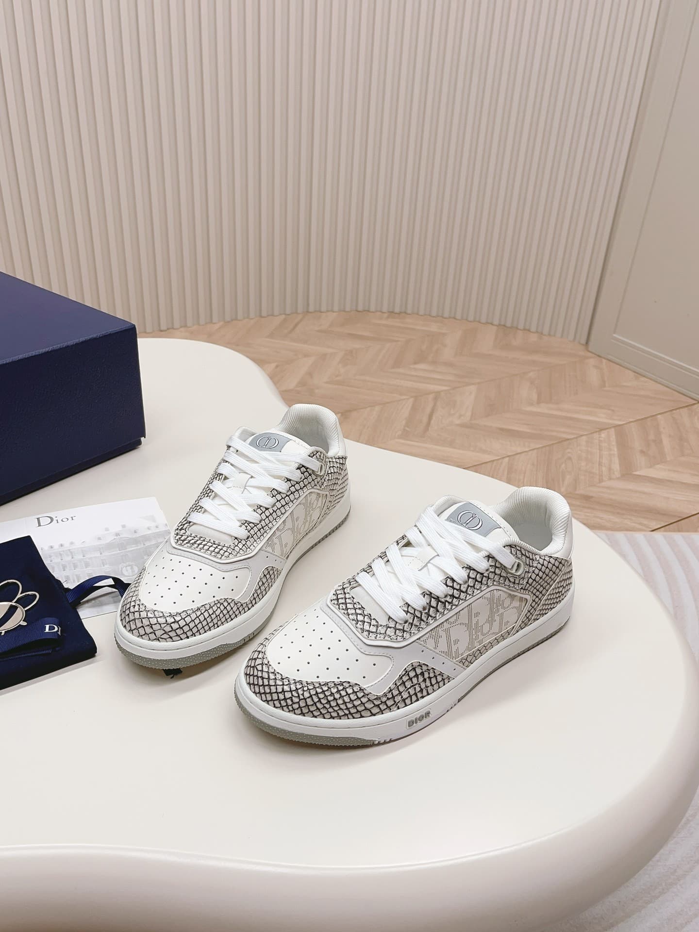 DR B27 sneaker