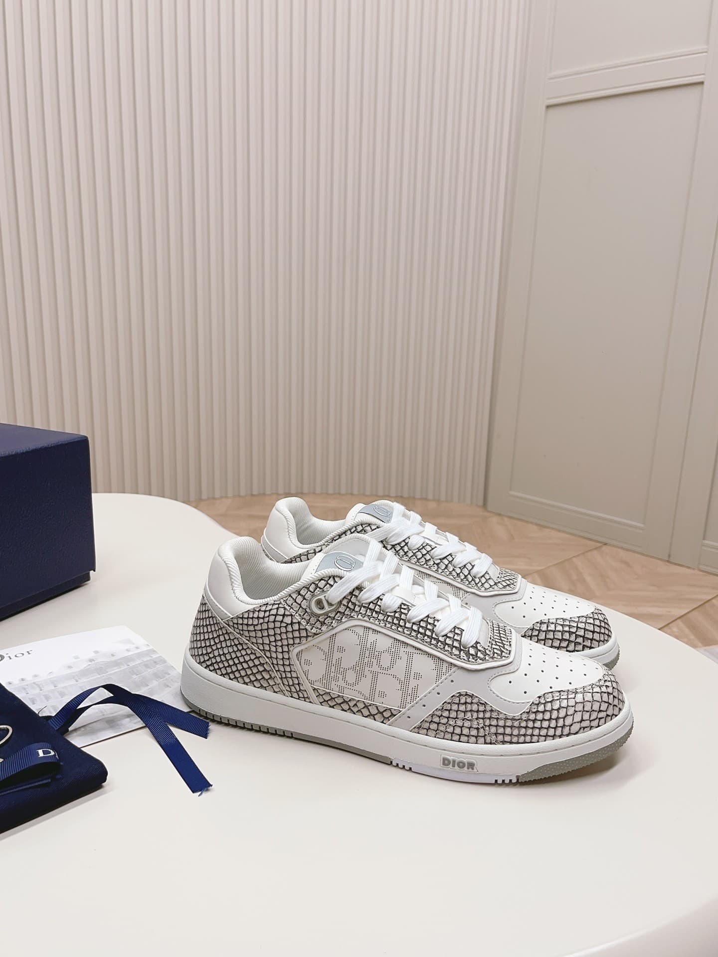 DR B27 sneaker