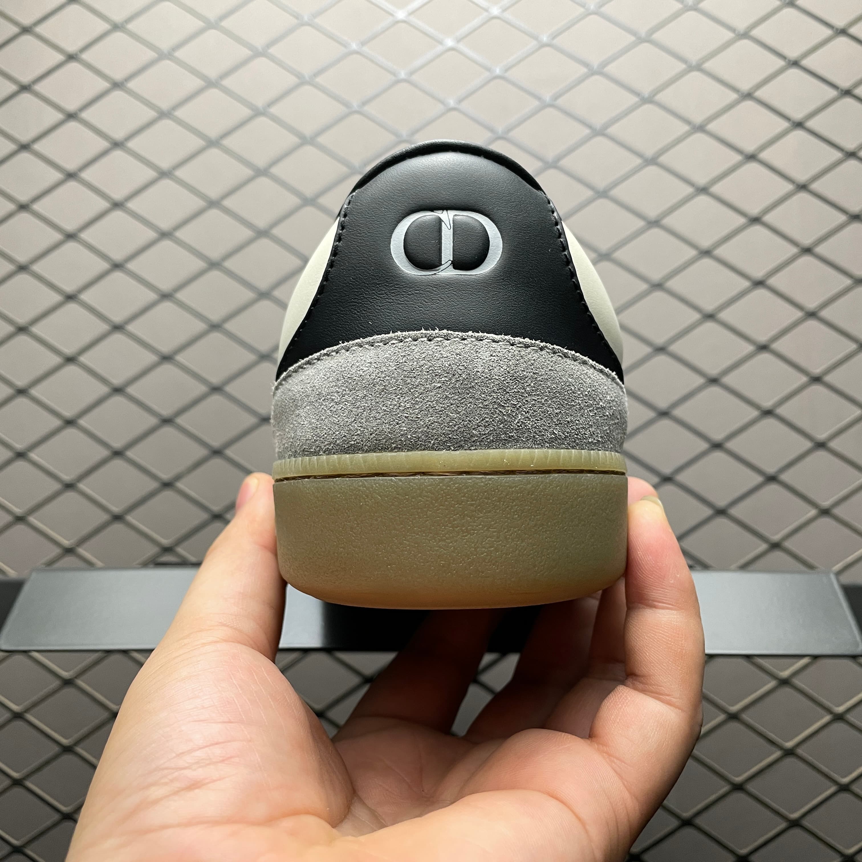 DR B01 Sneaker