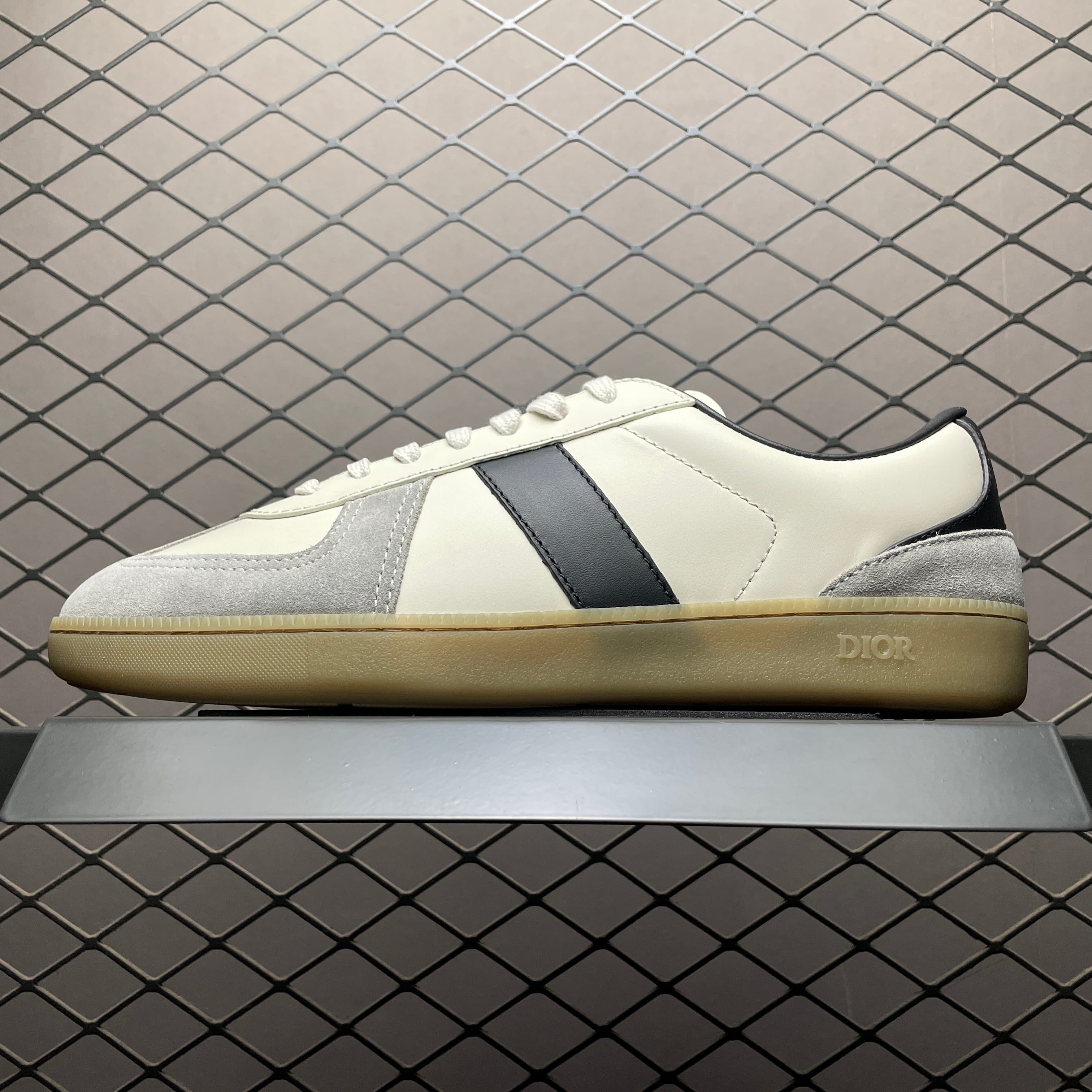 DR B01 Sneaker
