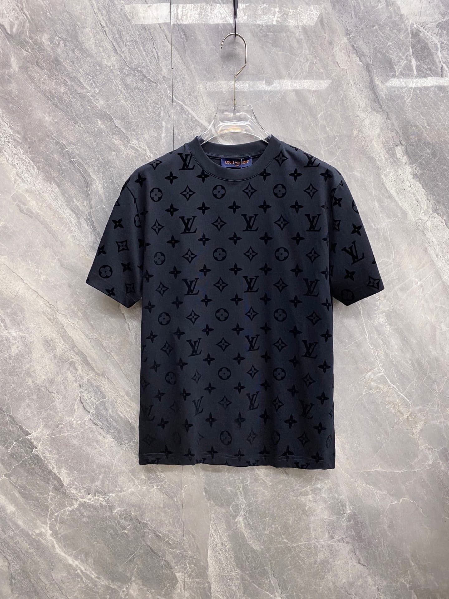 L X V T-shirt
