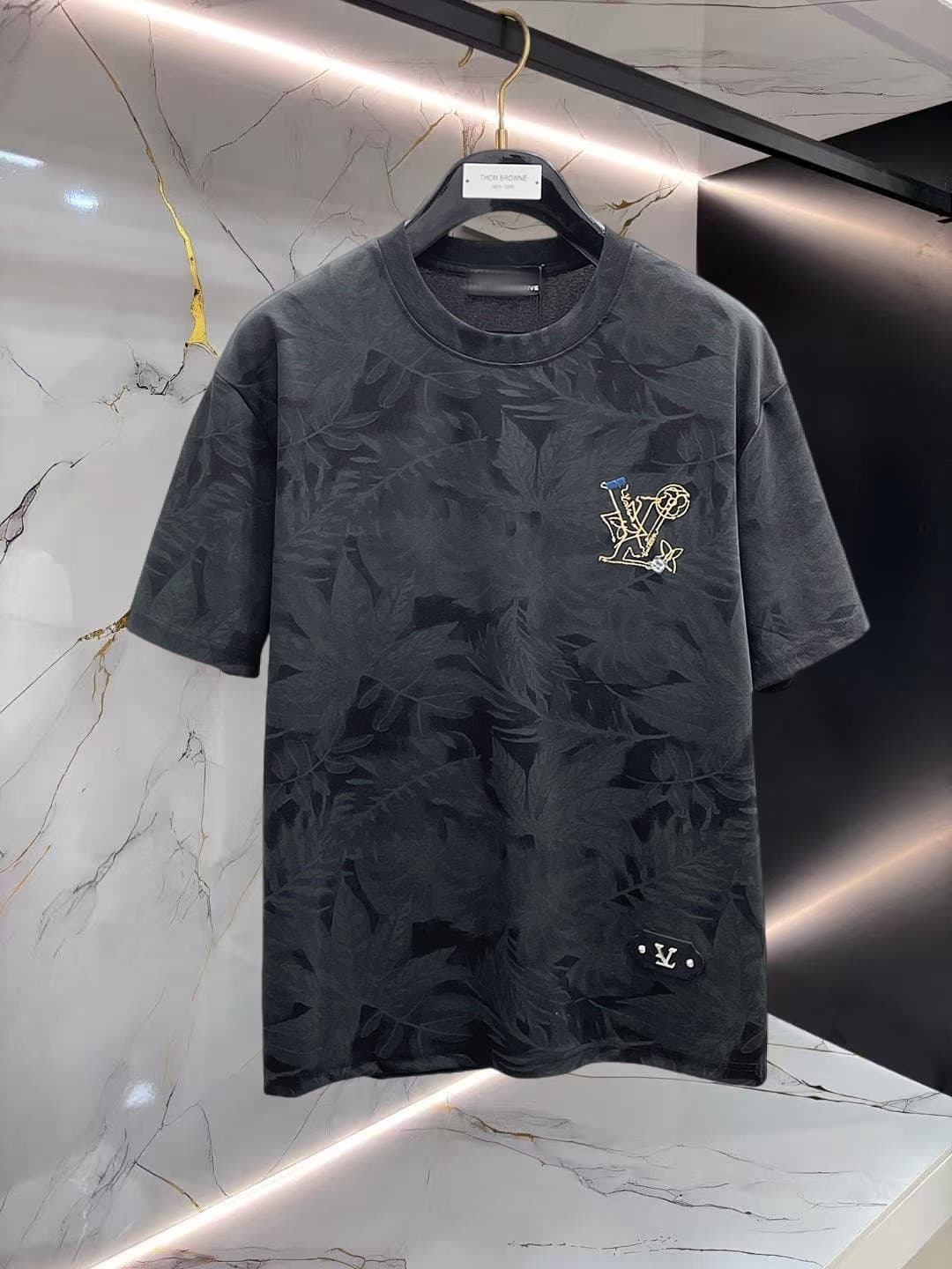 L X V T-shirt