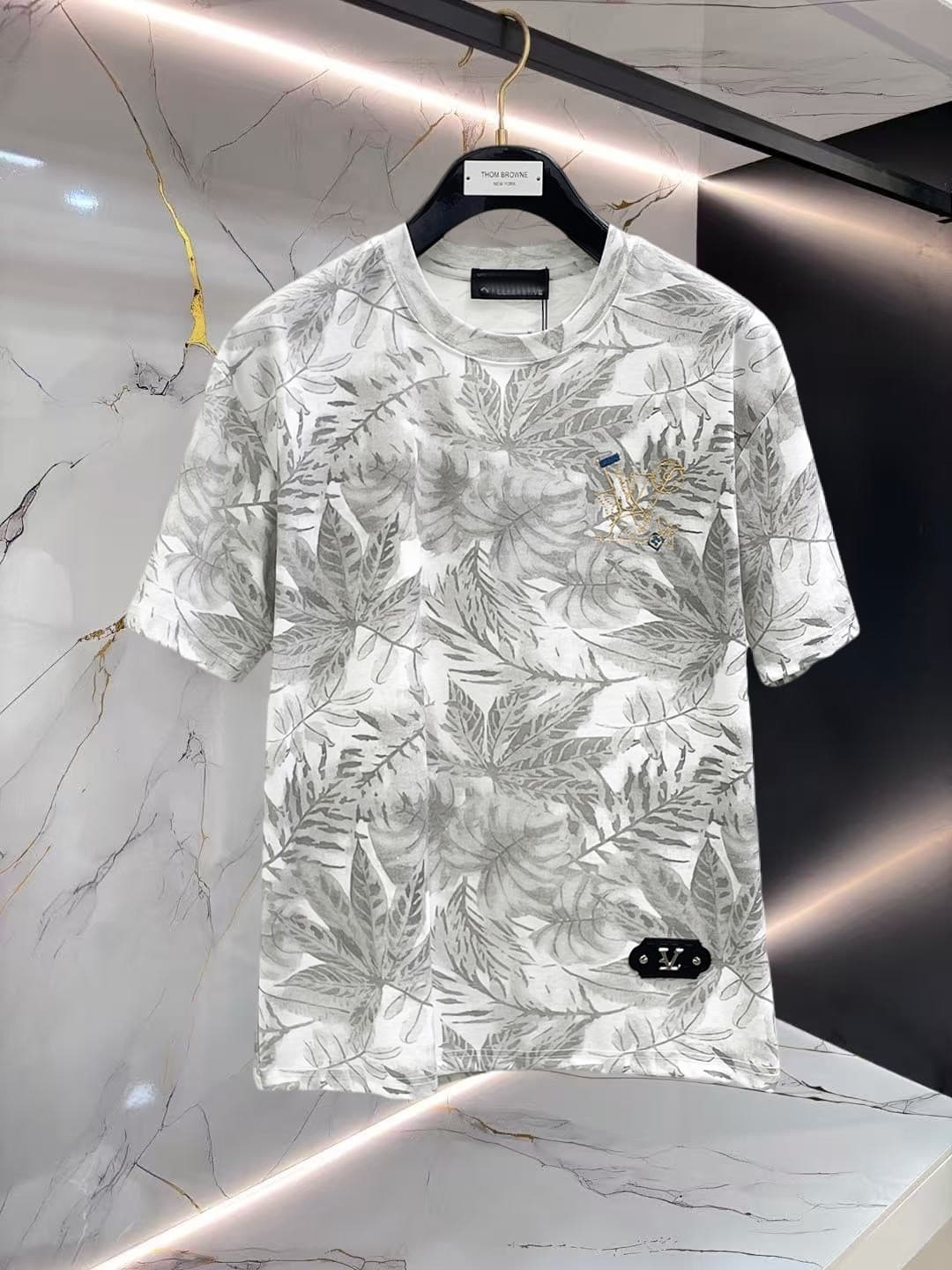 L X V T-shirt