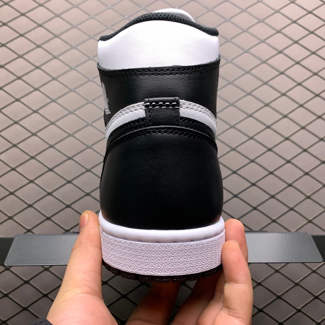 JRD1 Retro Black White 555088-010