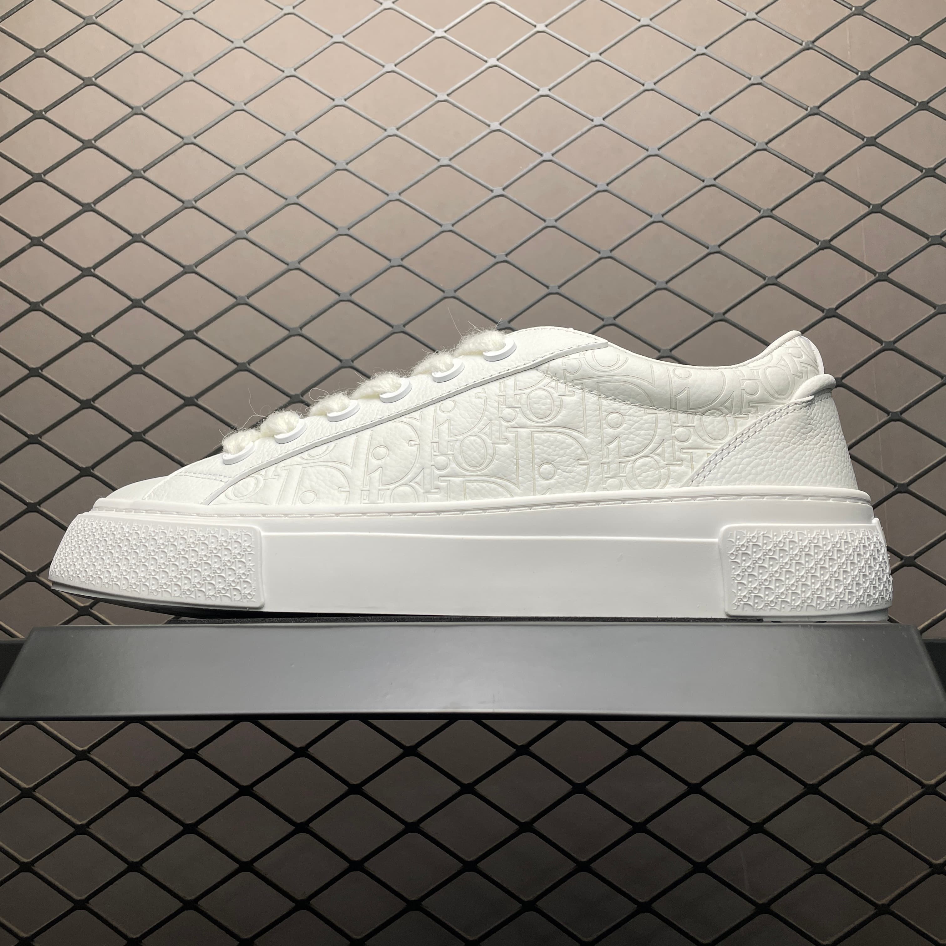 DR B33 Sneaker