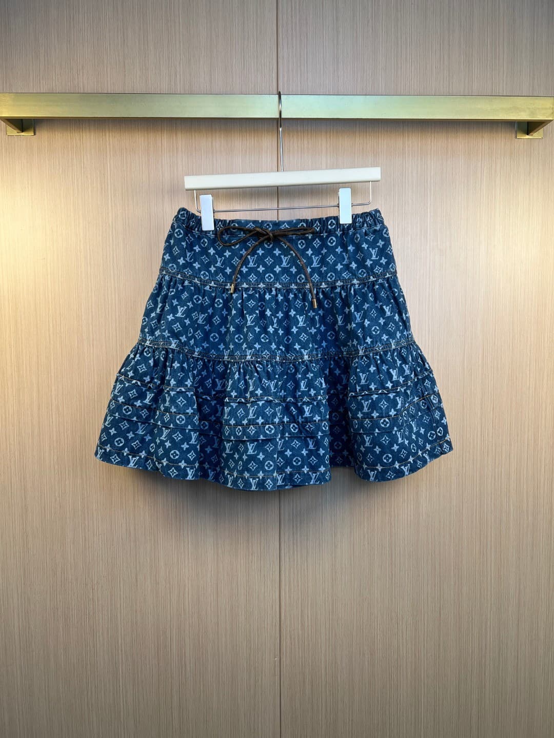 L X V Short denim skirt(Women's style)