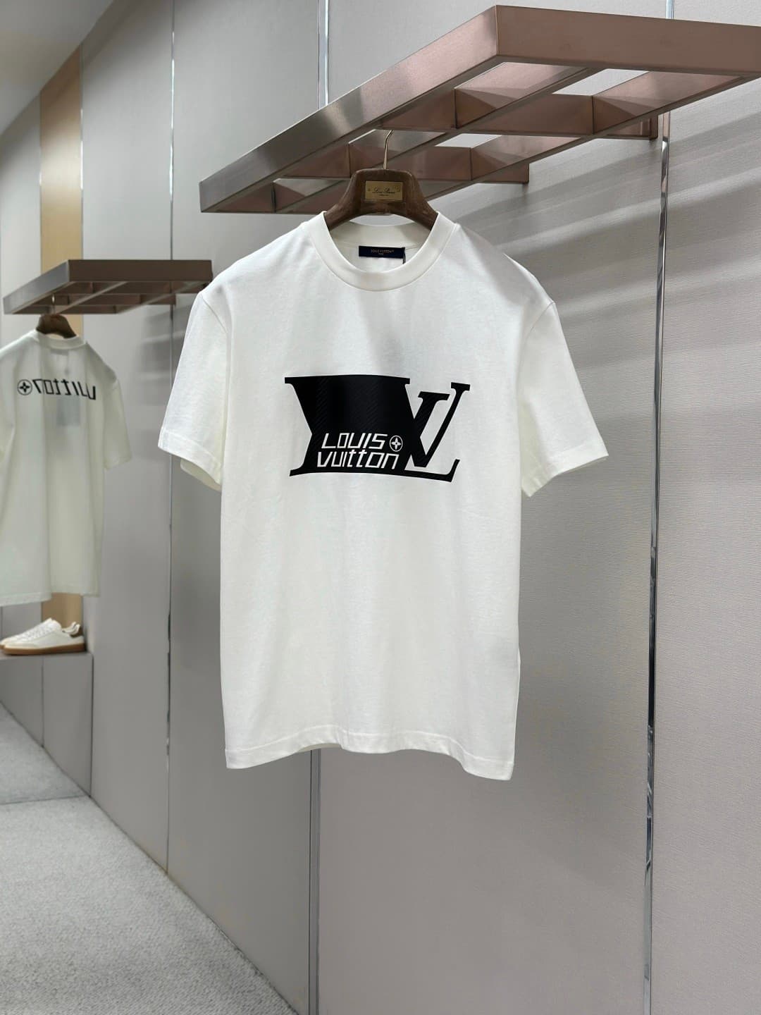 L X V T-Shirts