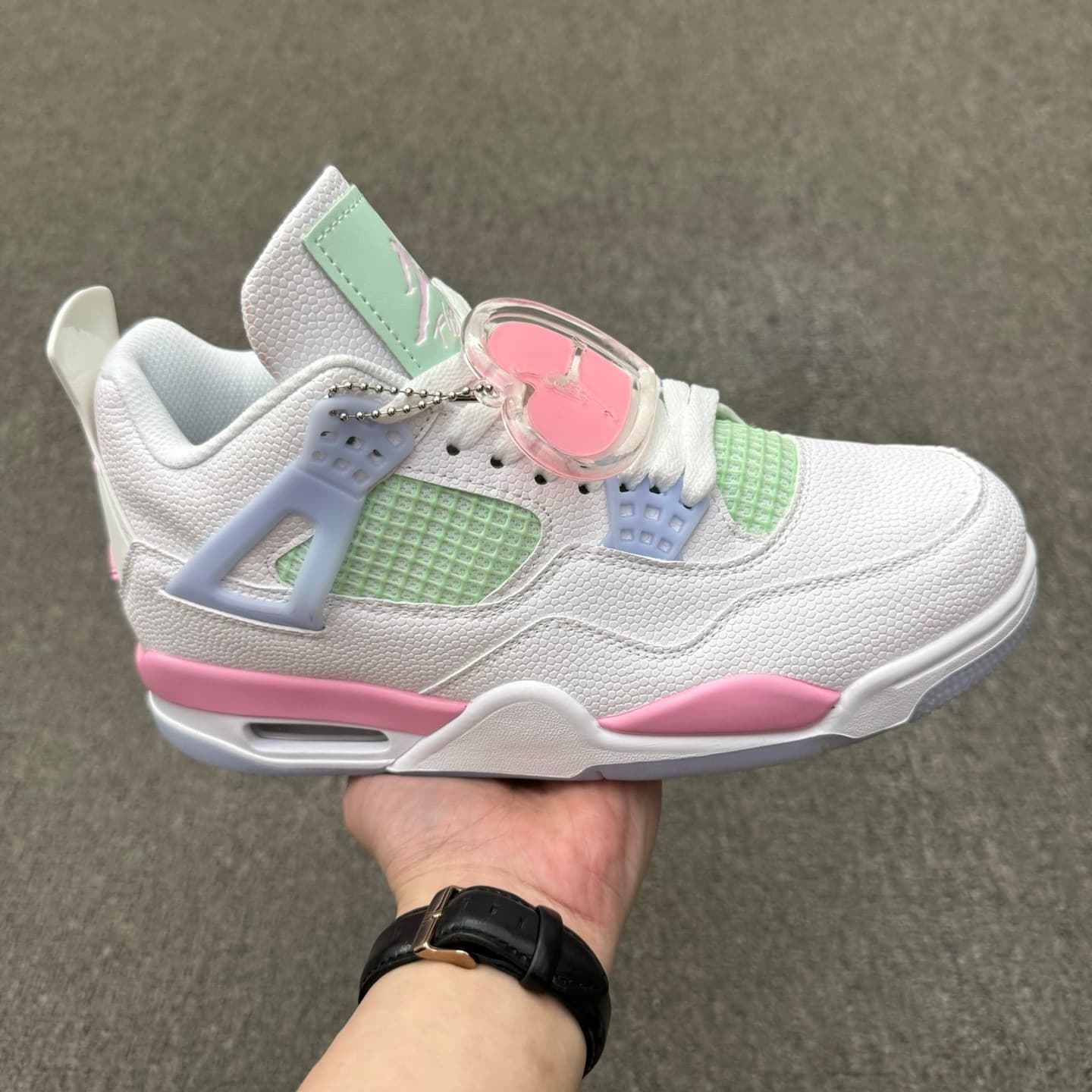 JRD 4 Retro "Valentines Day" IB7069-100
