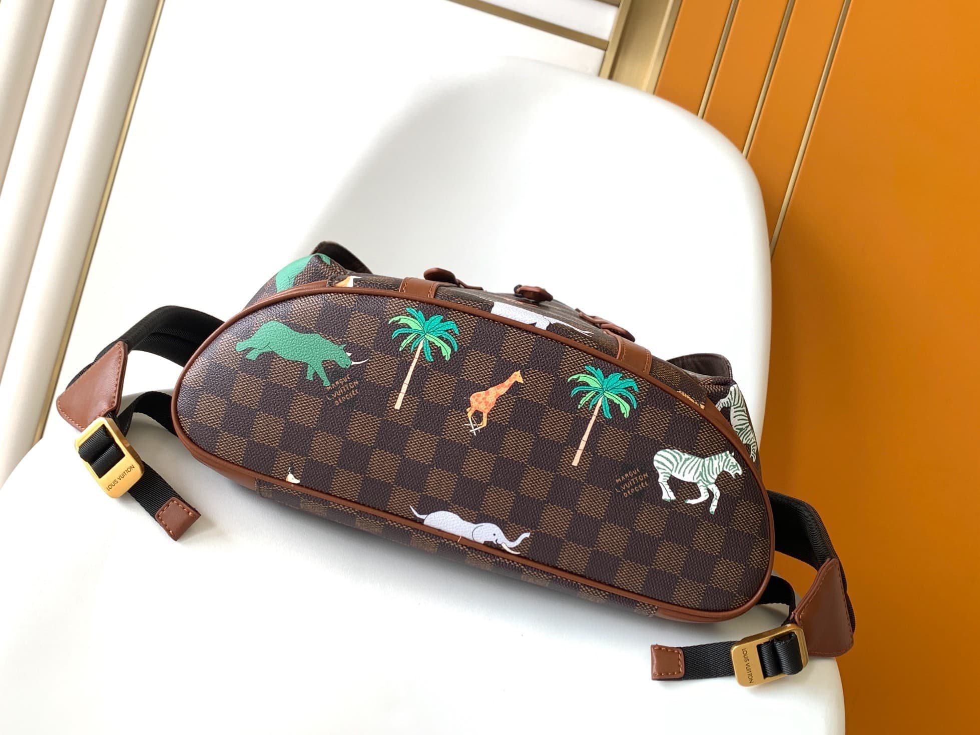 L X V CHRISTOPHER Backpack Size:41x48x13cm