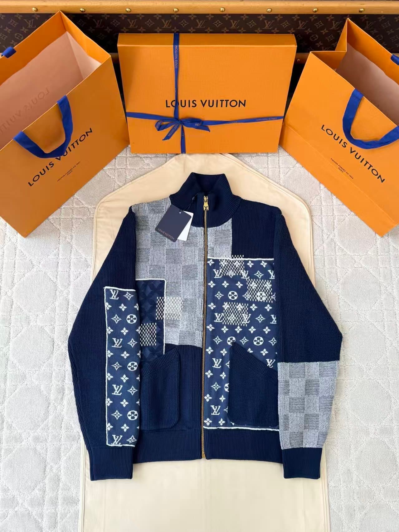 L X V Knitted long sleeves
