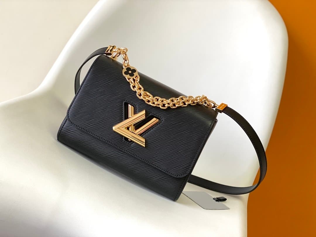 L X V Twist bags23x17x9.5cm