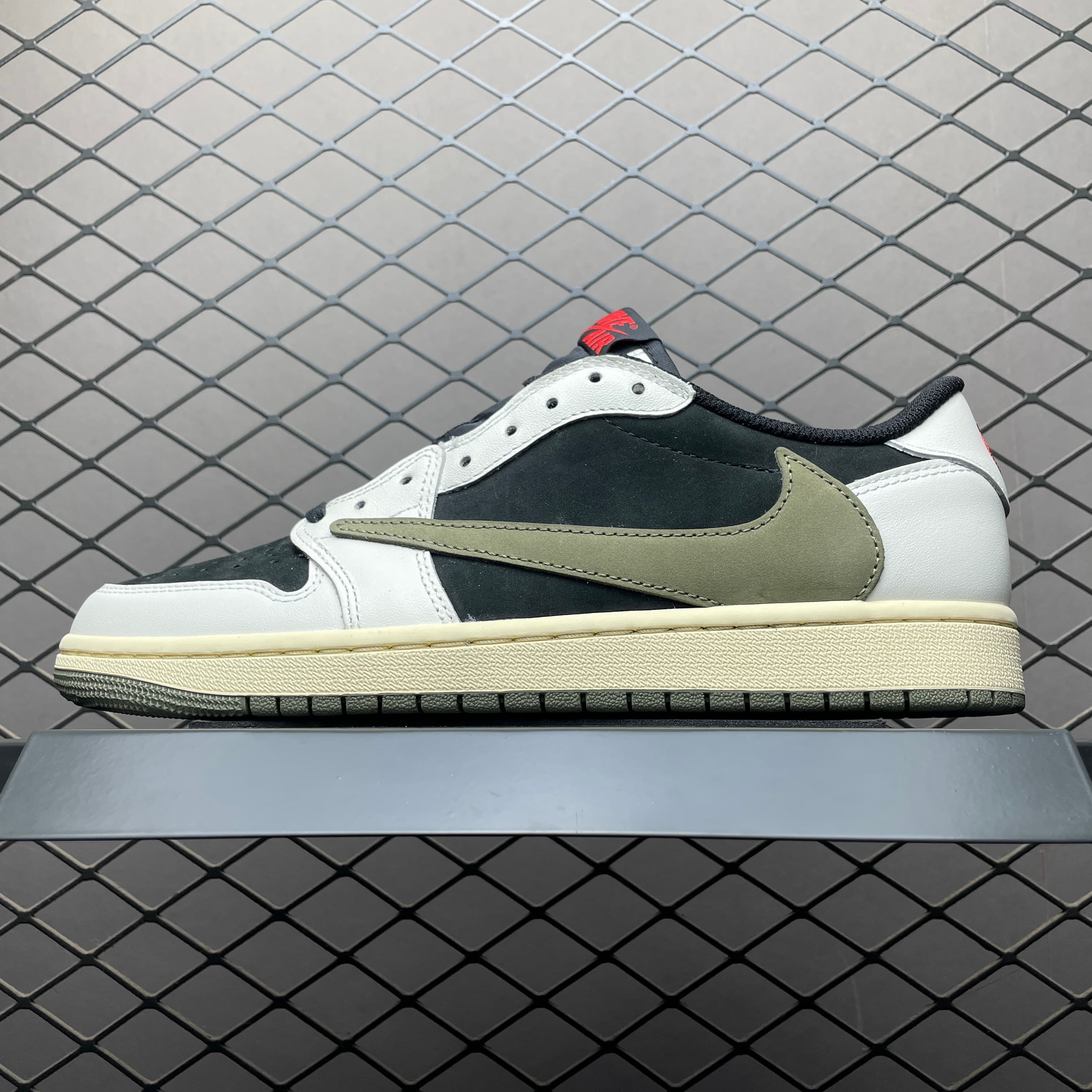 JRD 1 Retro Low OG SP Travis Scott Olive DZ4137-106
