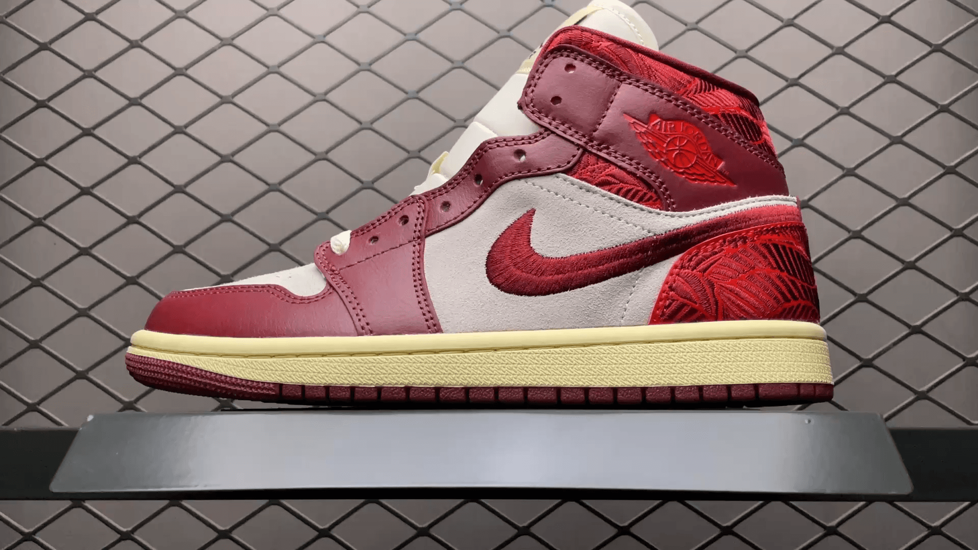 JRD 1 Mid SE Tiki Leaf Team Red DZ2820-601