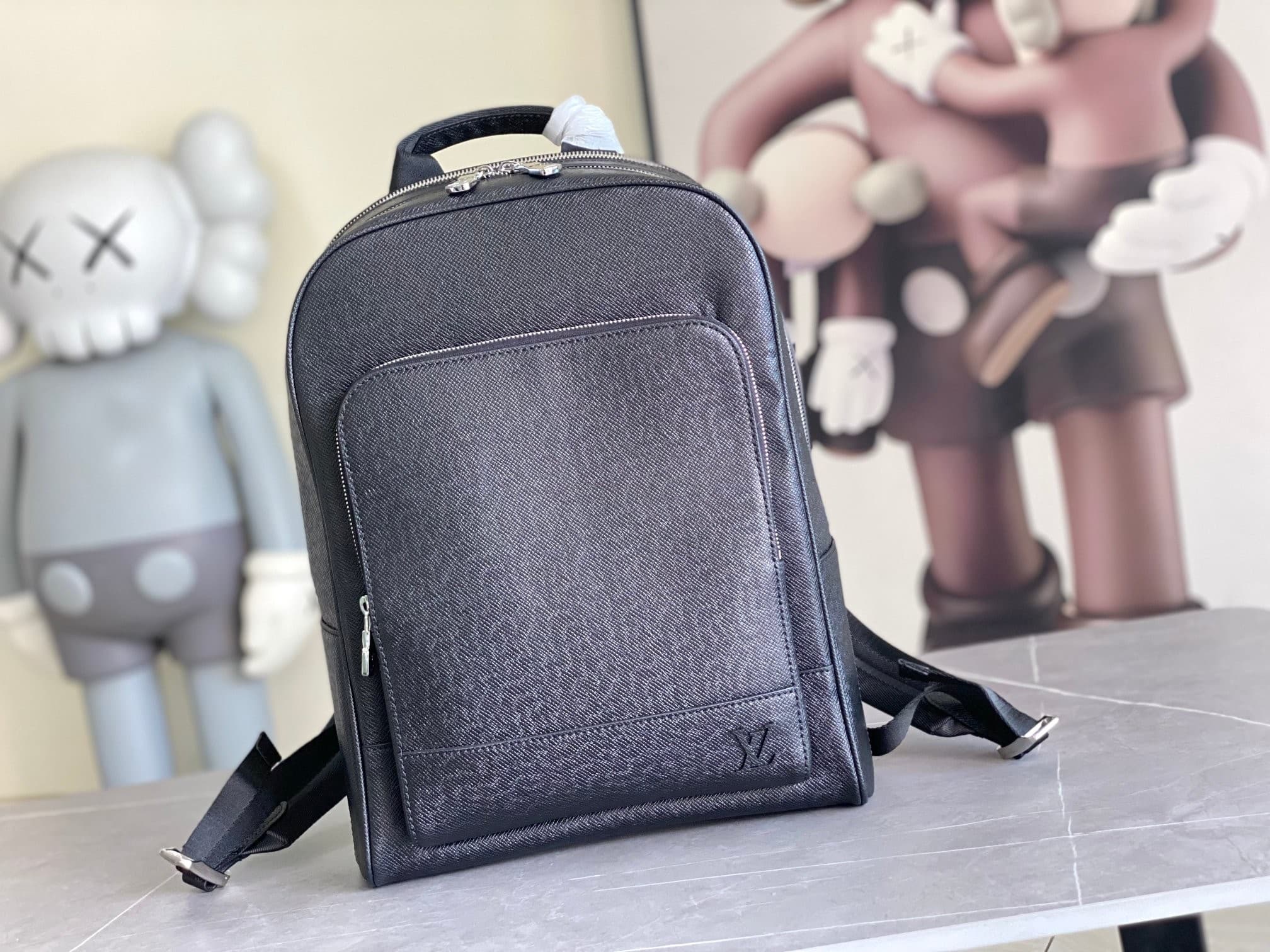 L X V Backpack M30857 40x31x15cm