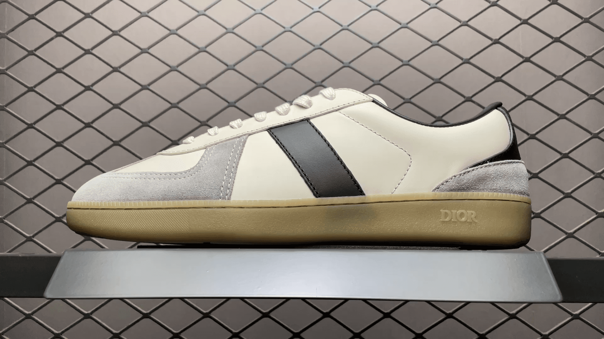 DR B01 Sneaker