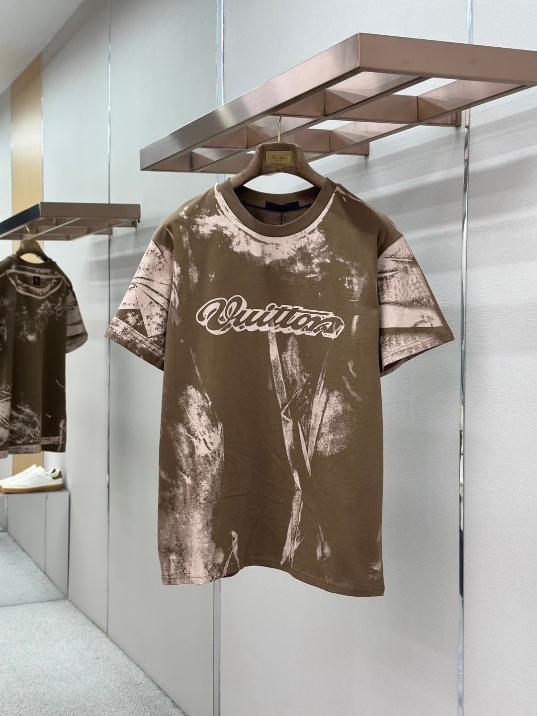 L X V T-shirt