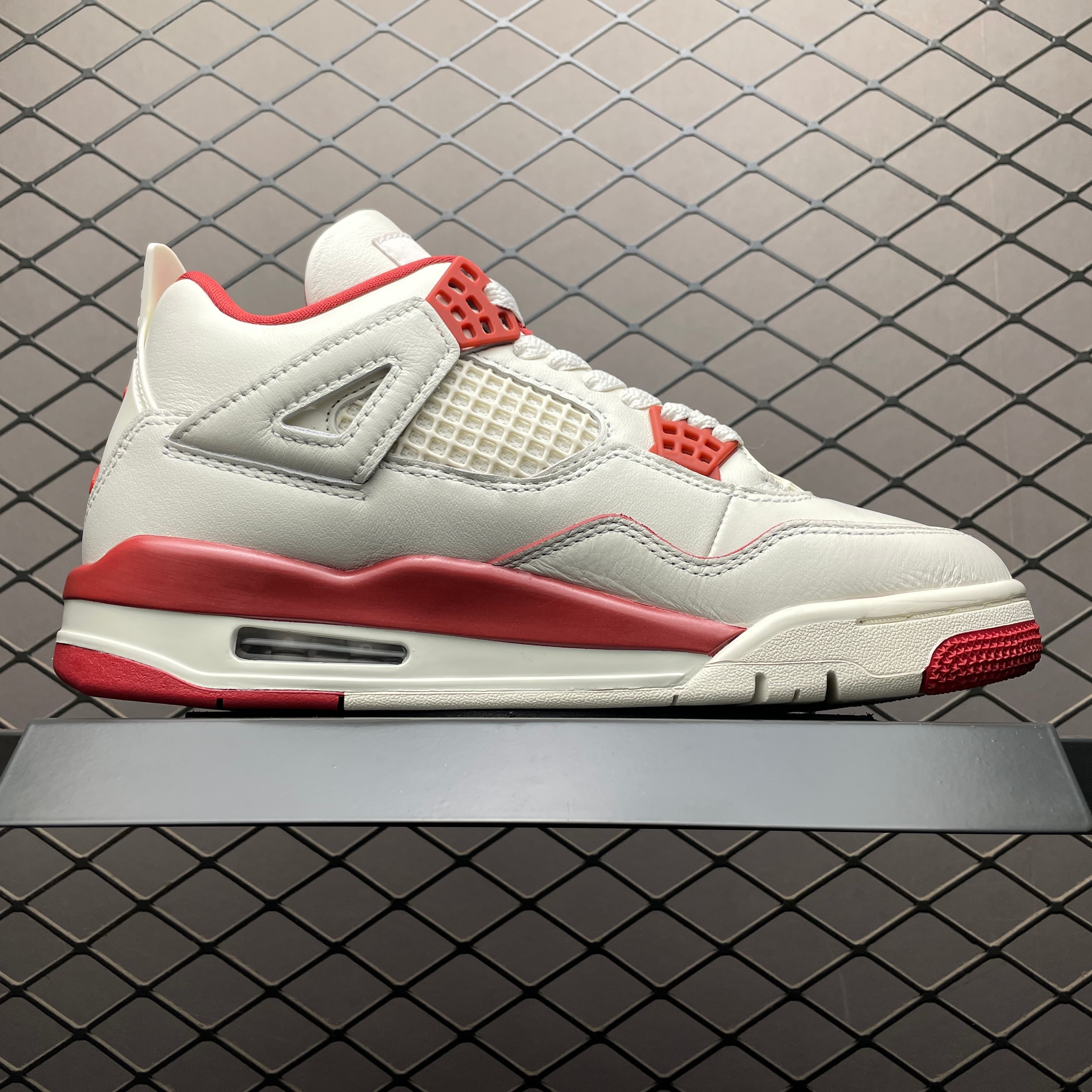 JRD 4 Sneakers HV0823-108