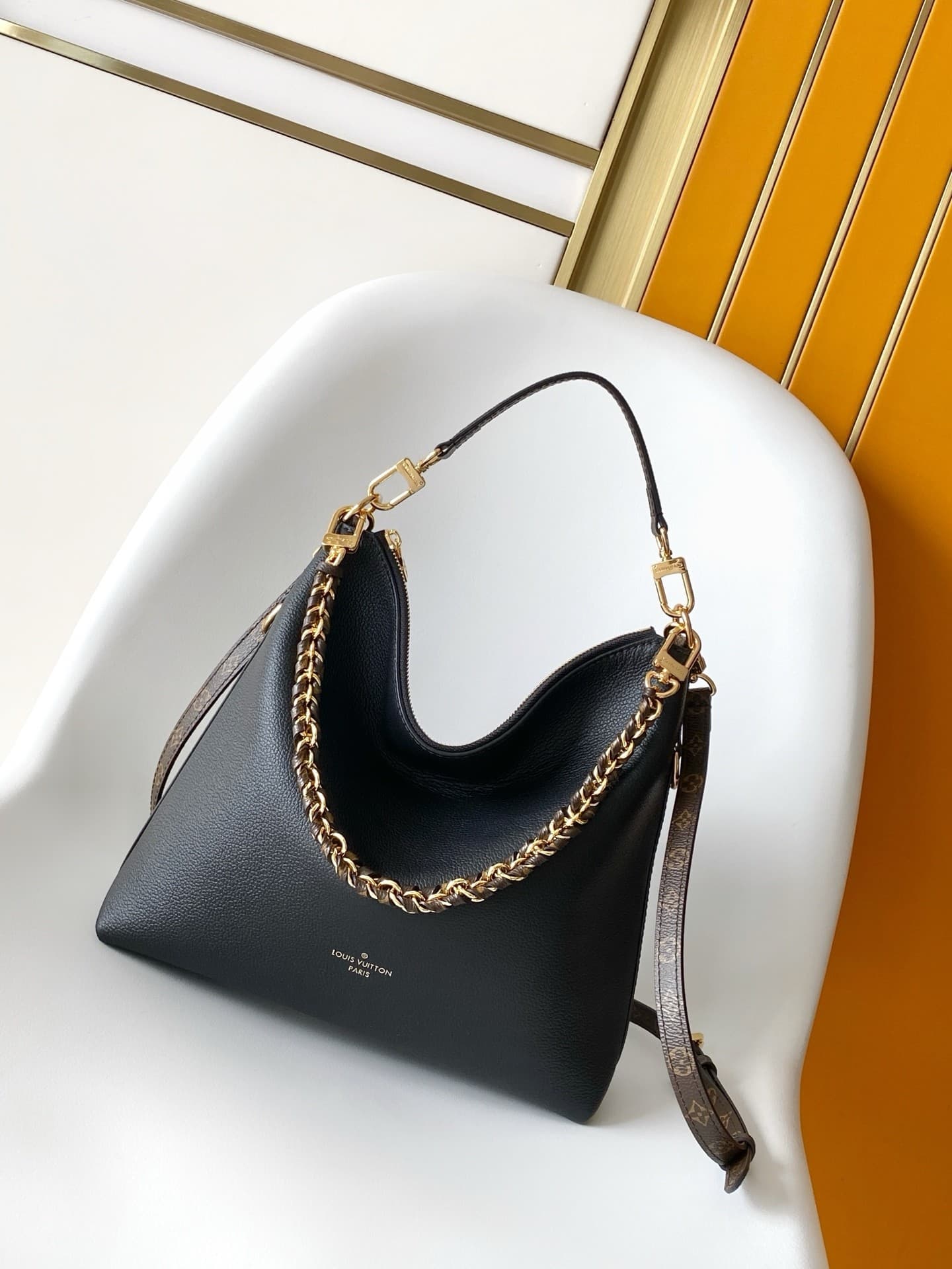L X V MULTIPASS M29195 Size:30x26x10cm