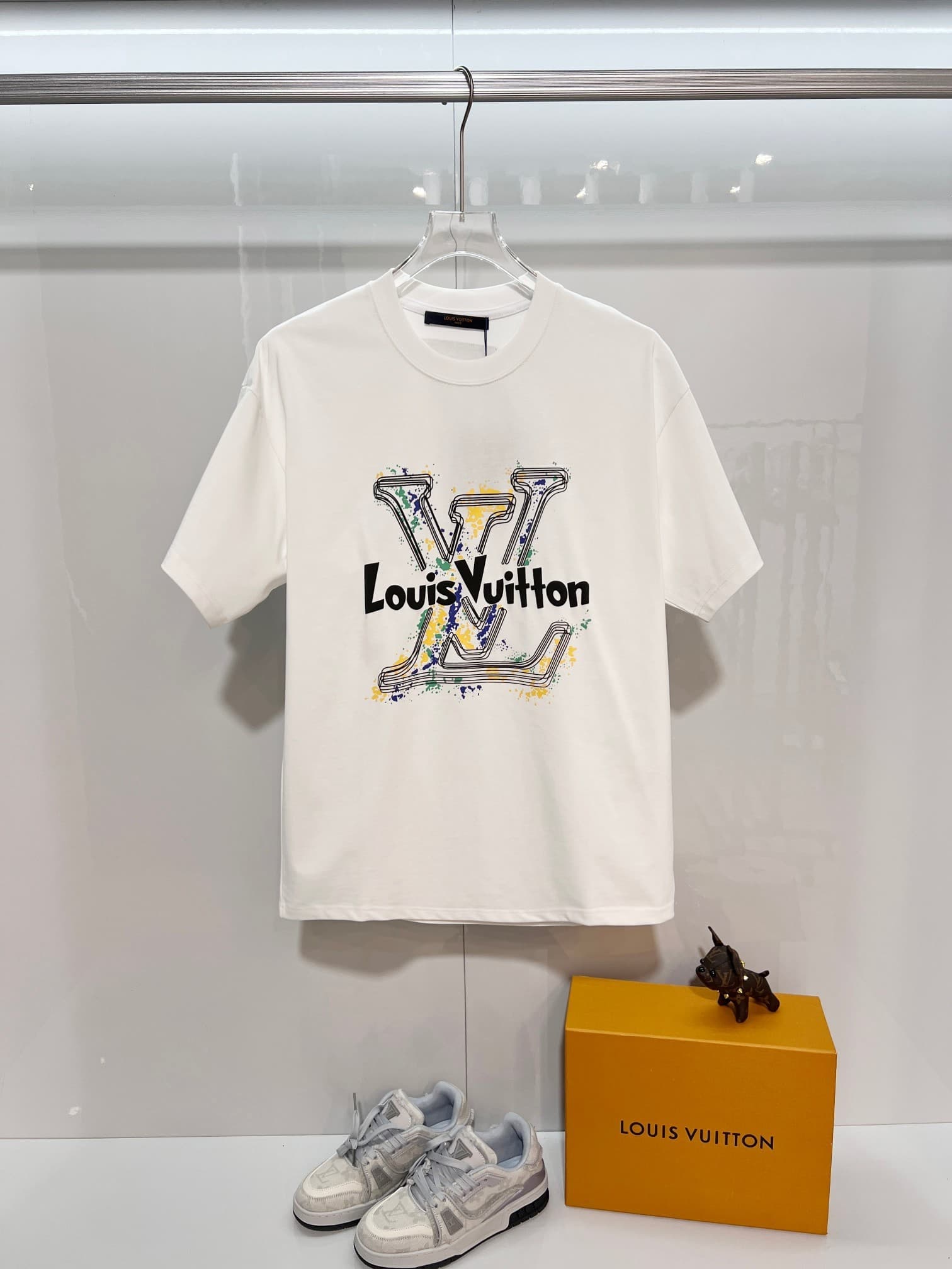 L X V T-shirt