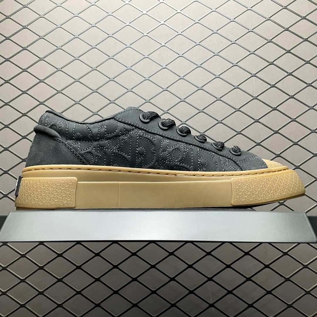 DR B33 Sneaker