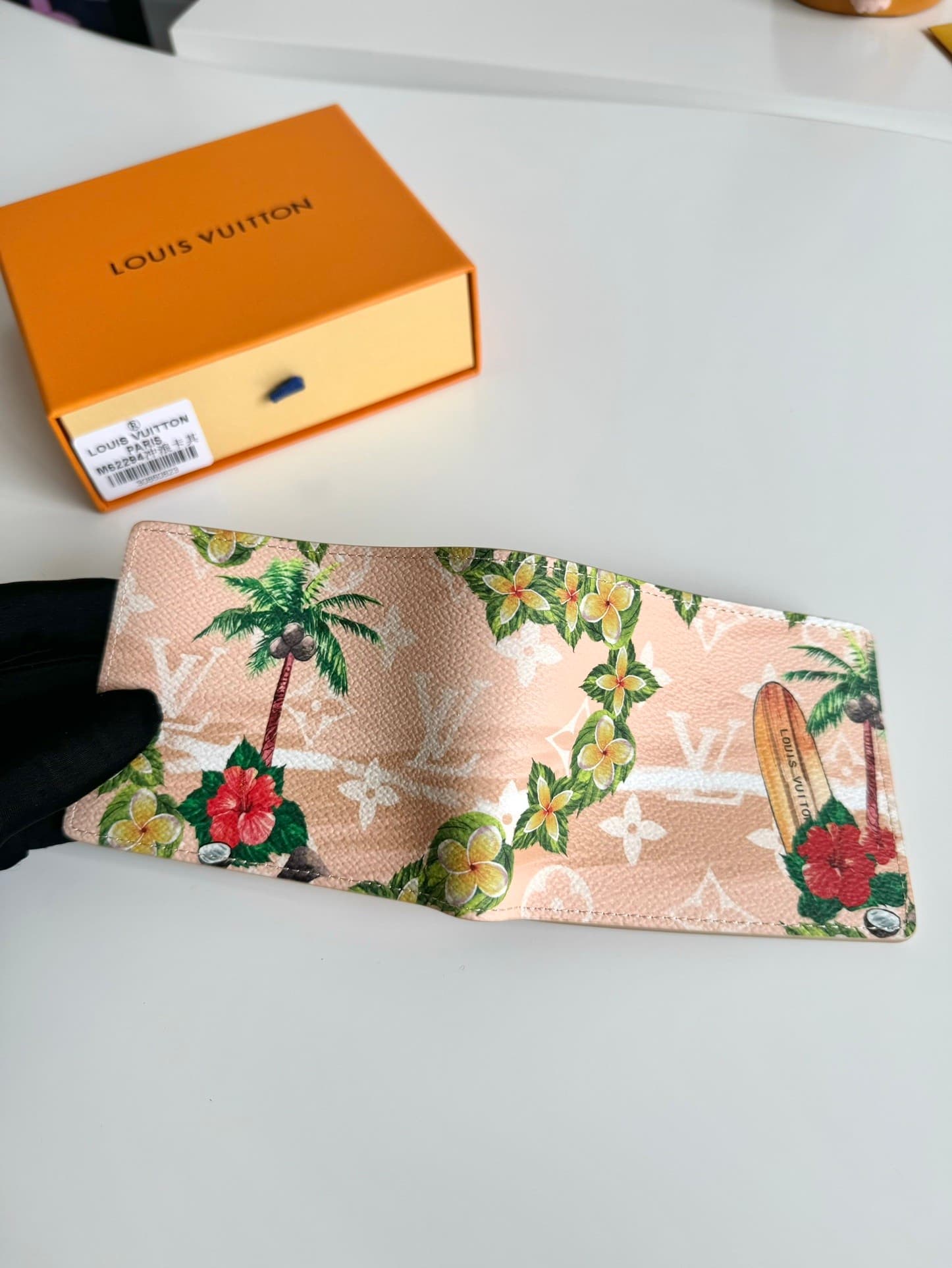 L X V Wallets M62294/M61697(Multiple sizes)