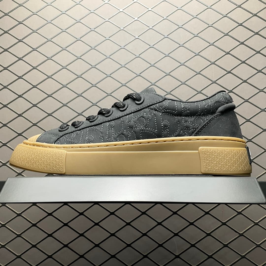 DR B33 Sneaker