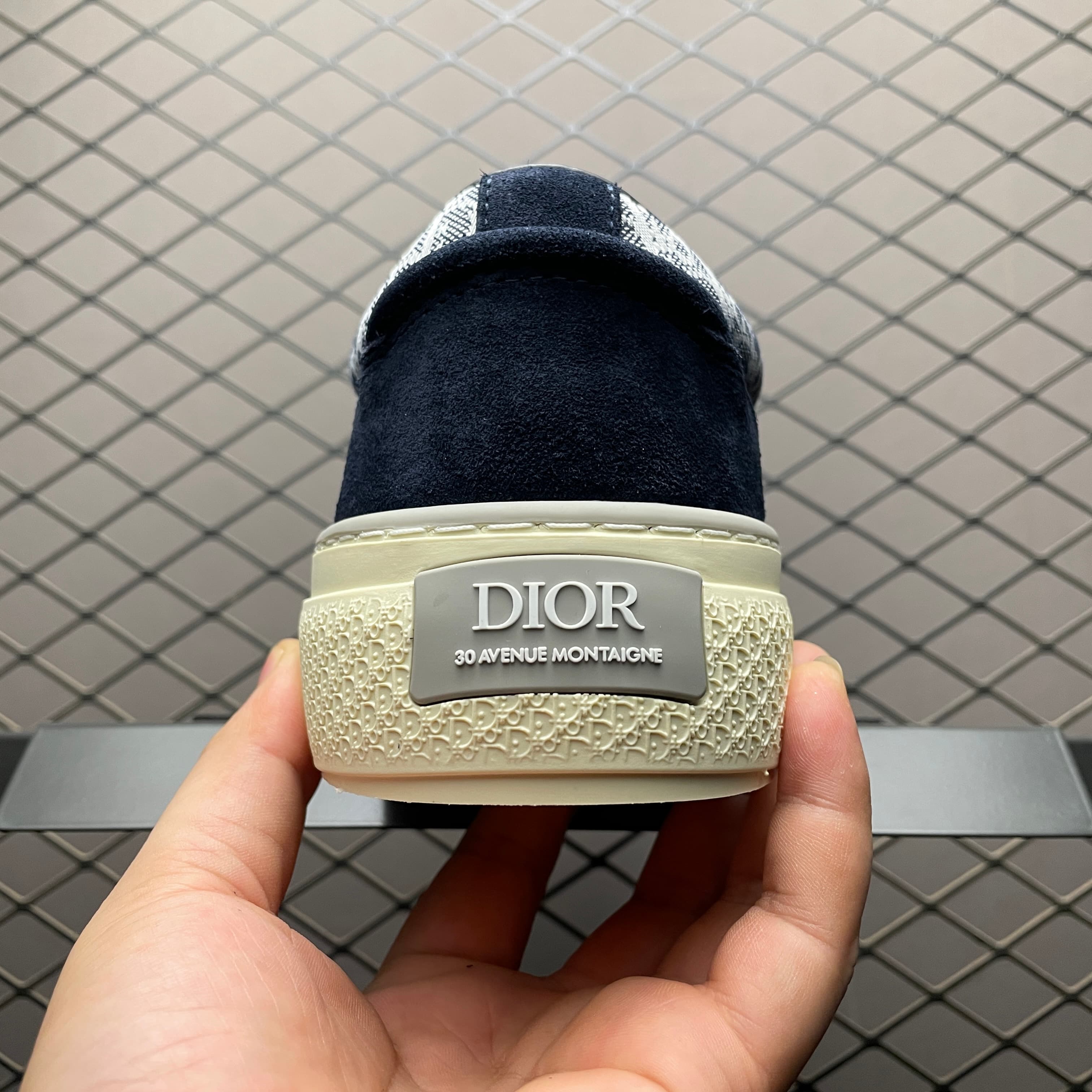 DR New B33 Sneaker