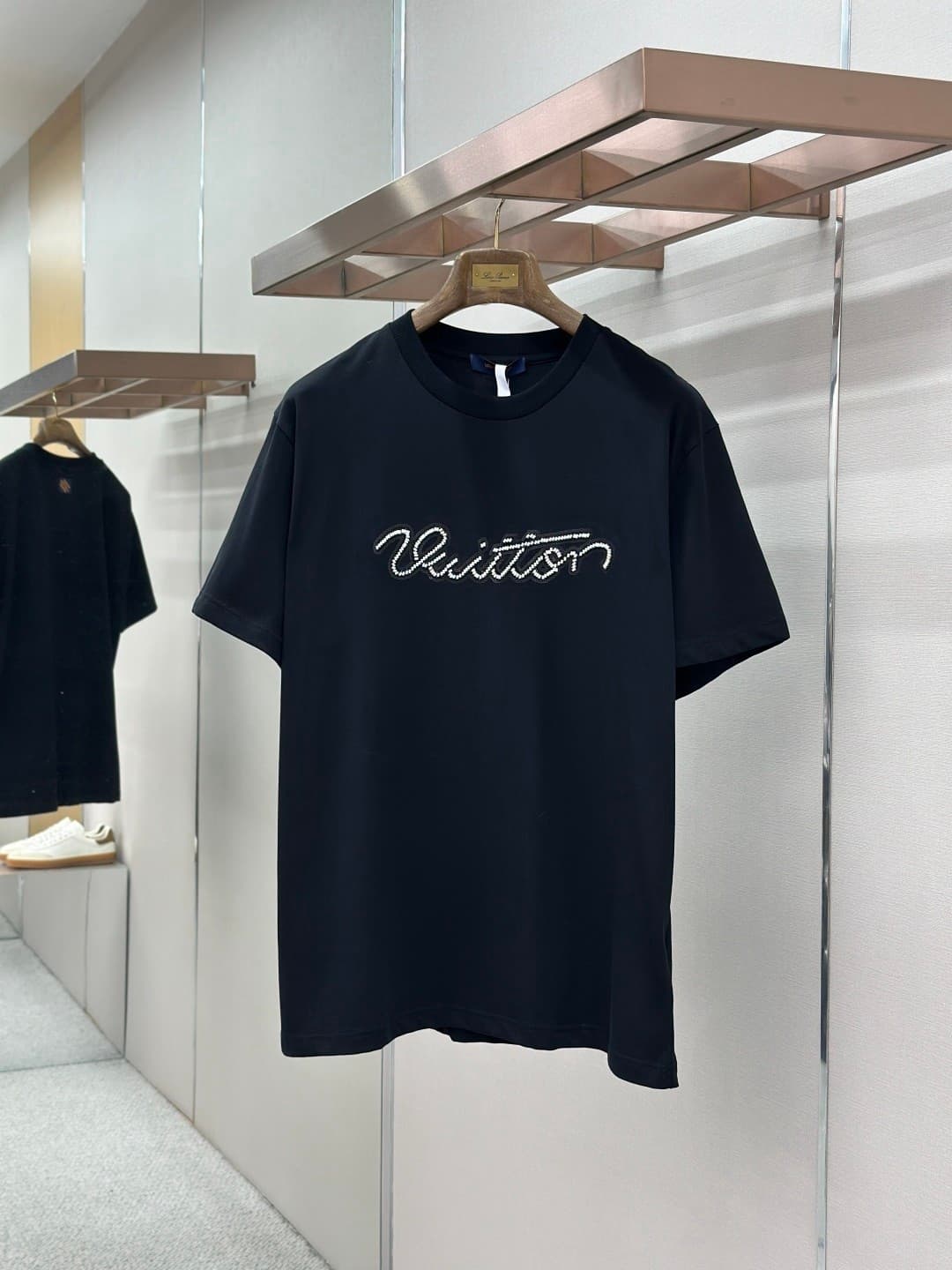 L X V T-shirt