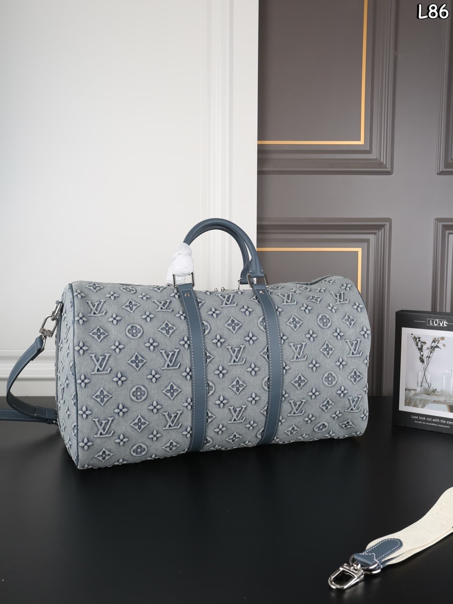 L X V Keepall Bandouliere M22532 50X29X23cm