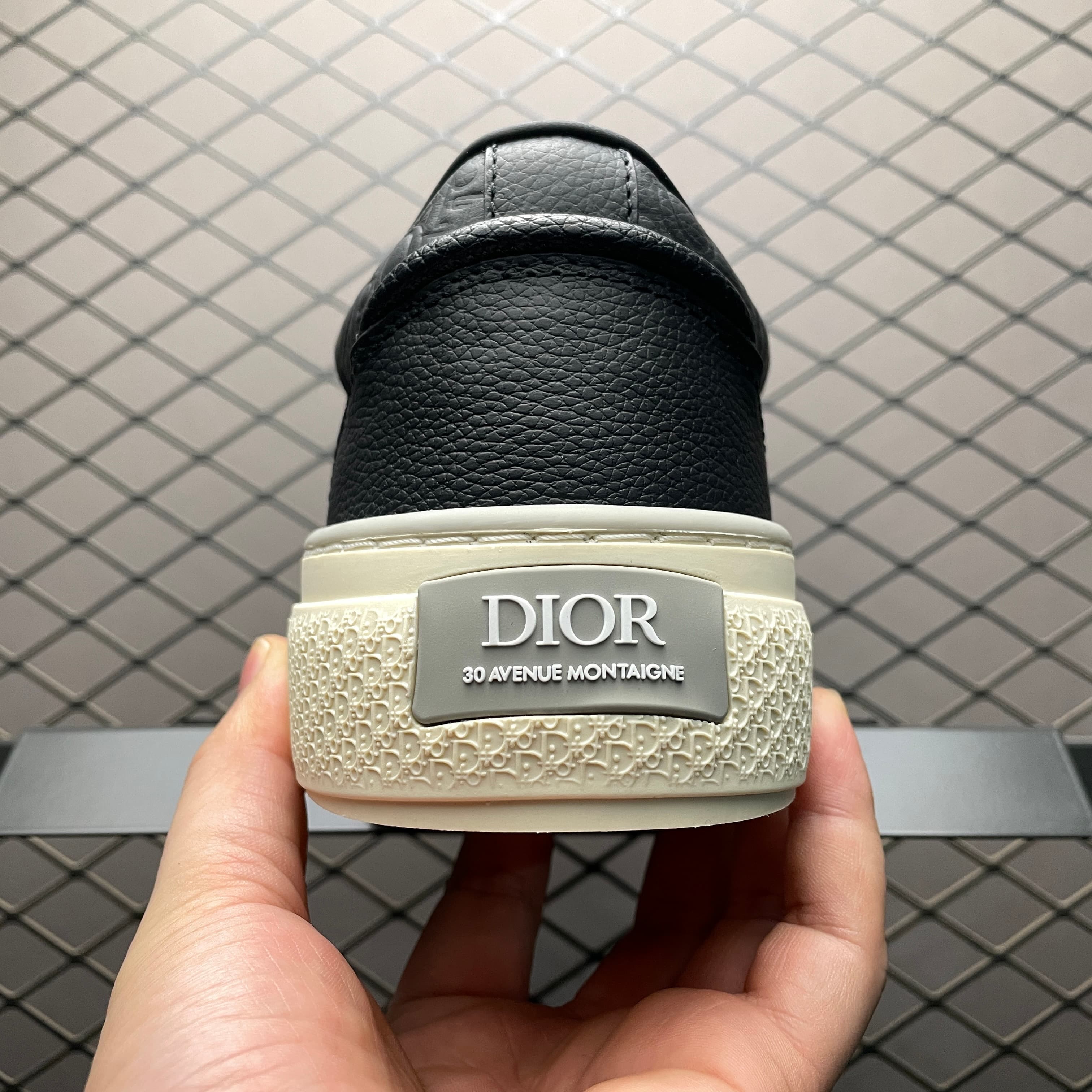 DR B33 Sneaker