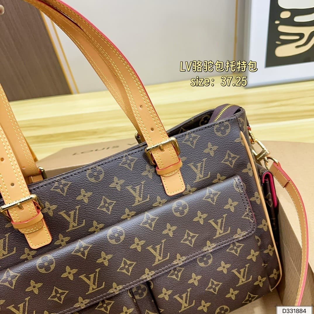 L X V Shoulder bag 37x25cm