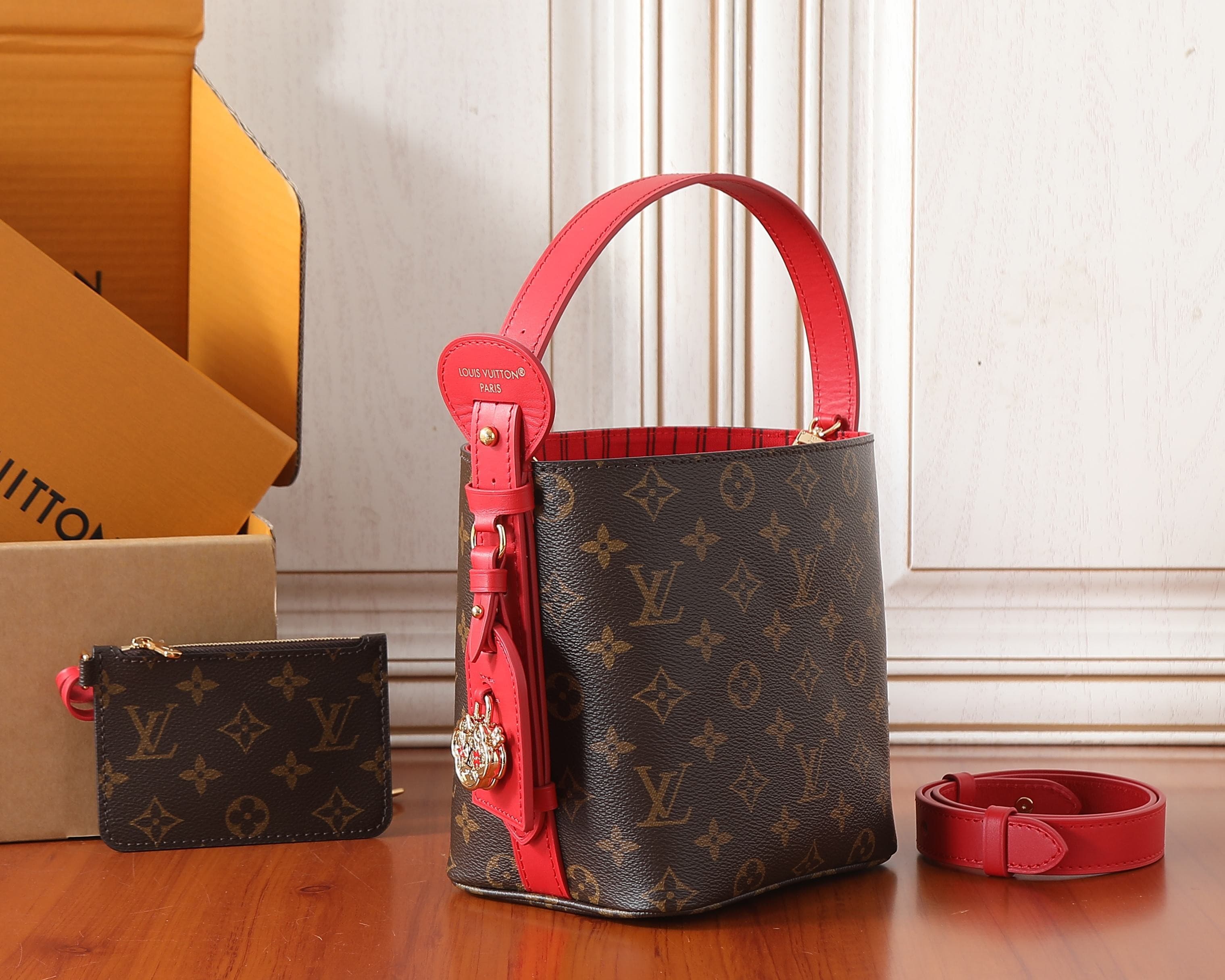 L X V ALL-IN BB M28317 Size:16x18x12cm