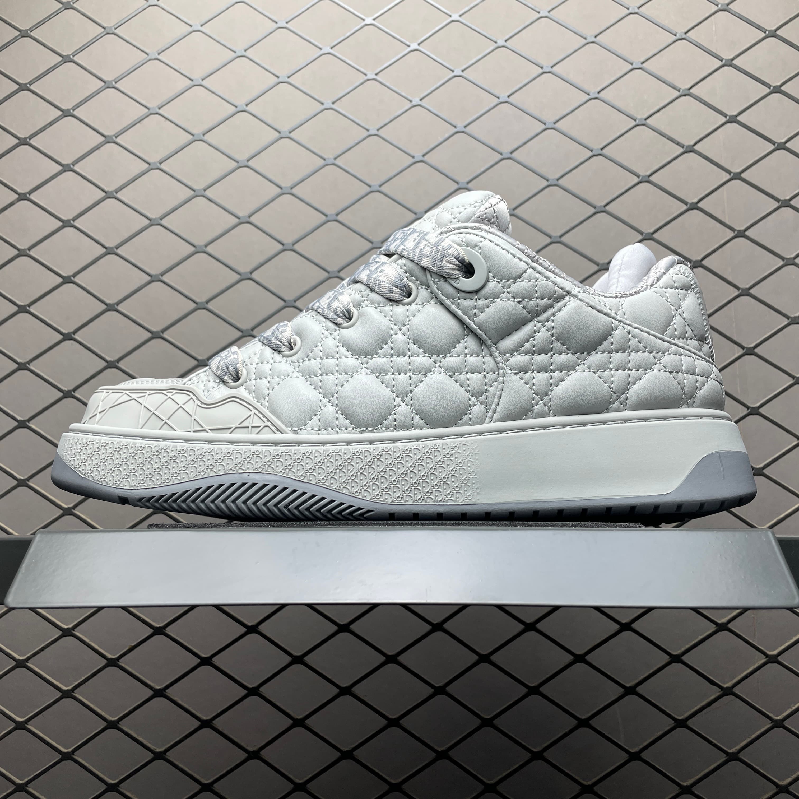 DR B9S Sneaker