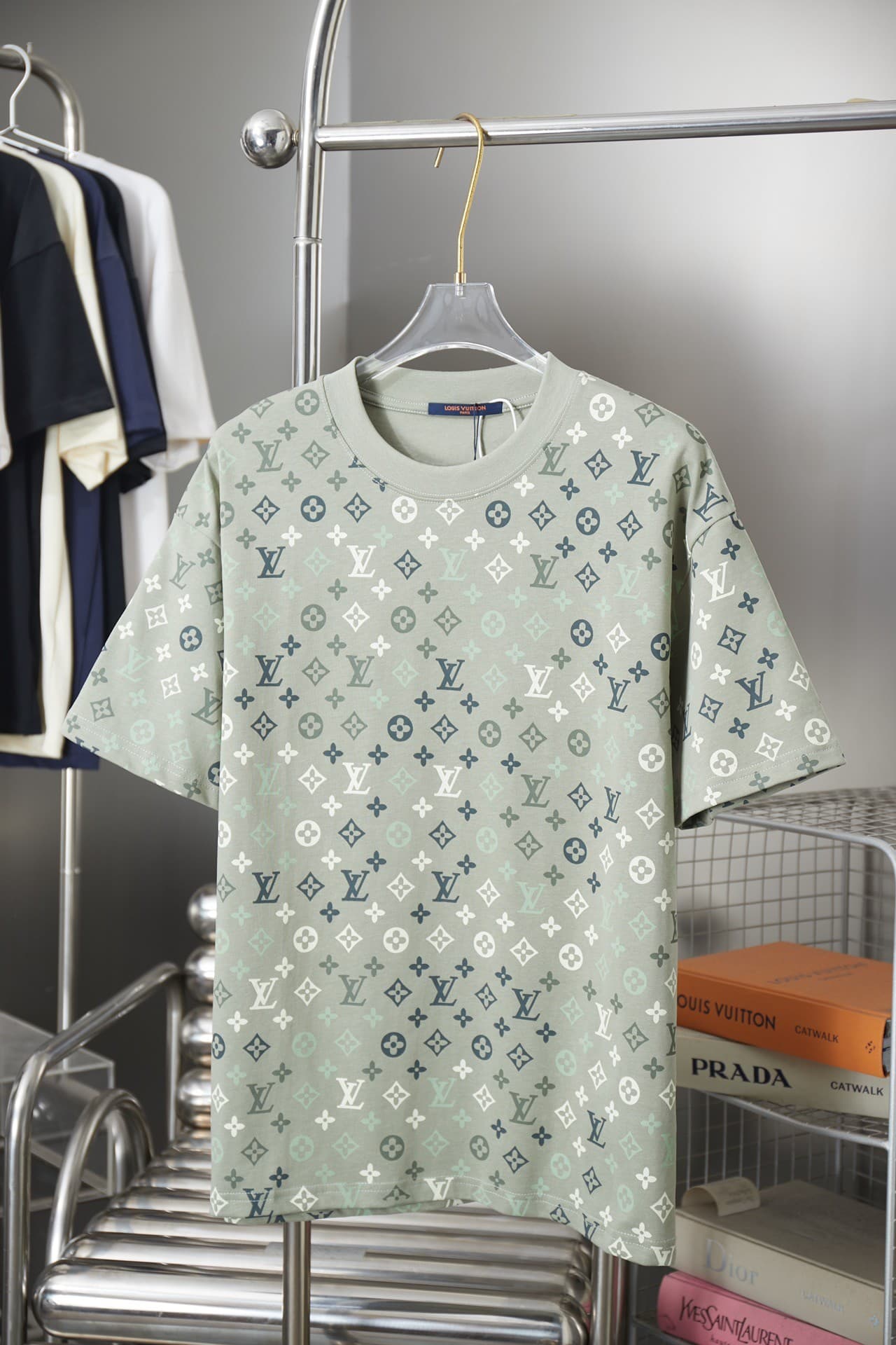 L X V T-shirt