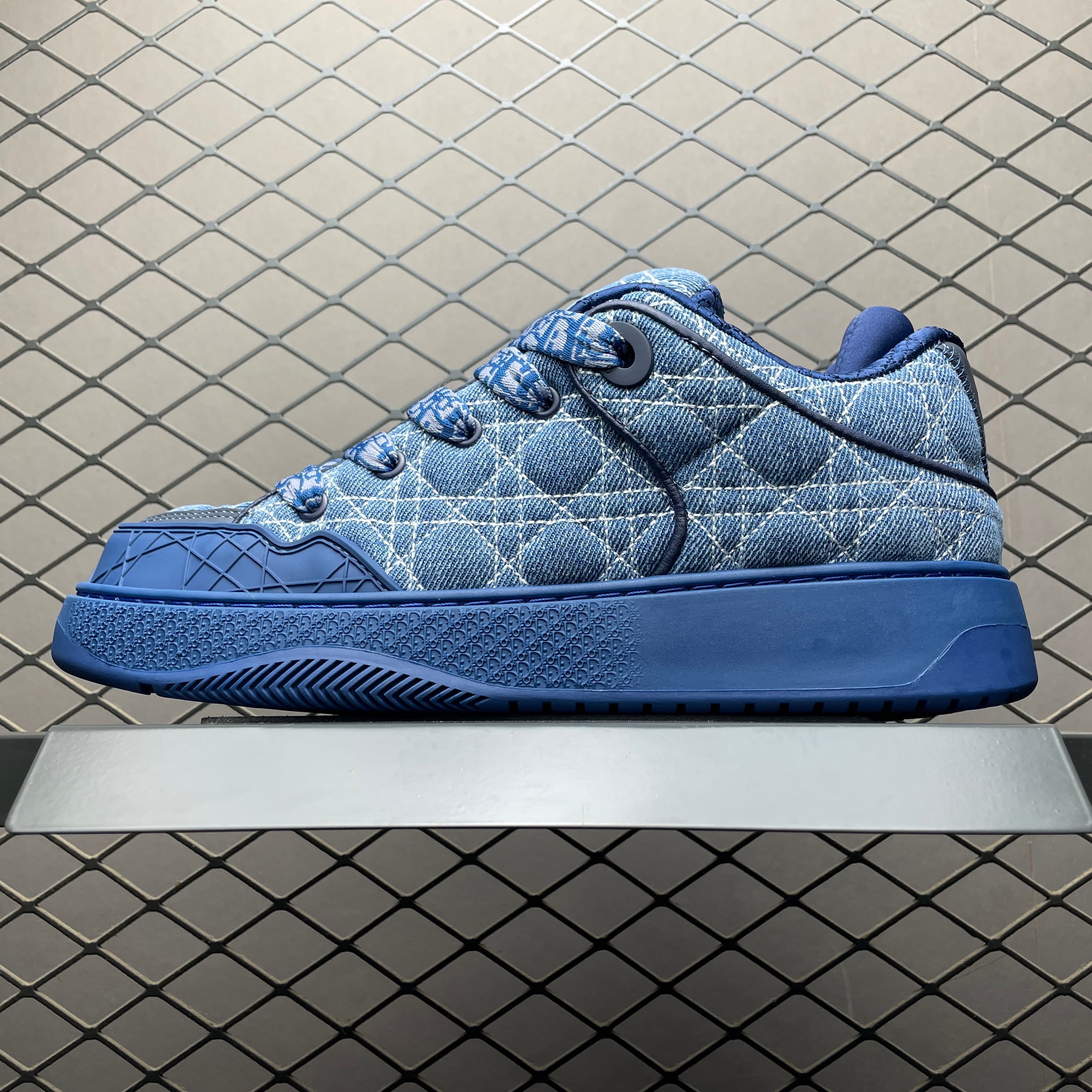 DR B9S Sneaker