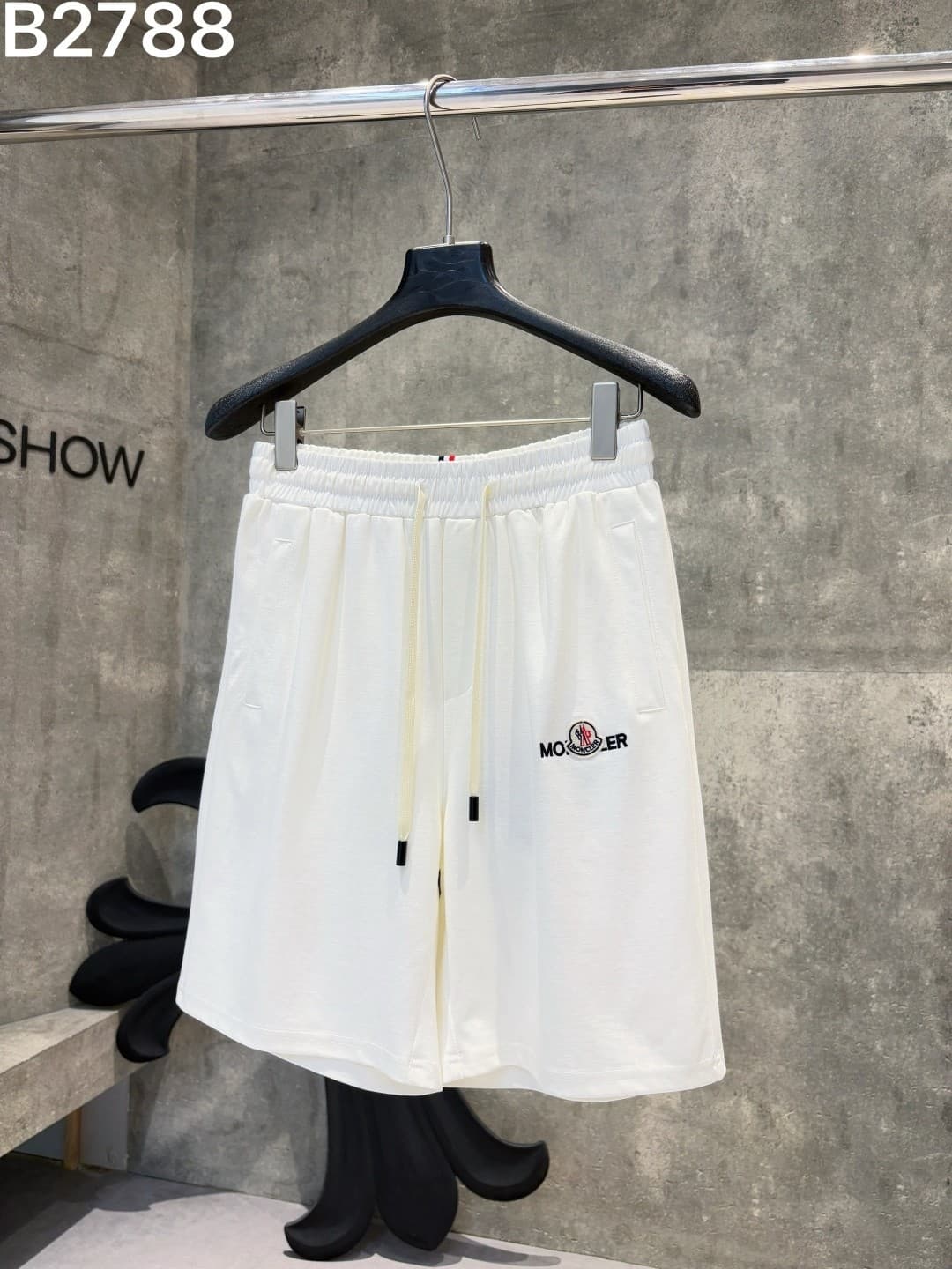 MONC Shorts(Multiple colors)