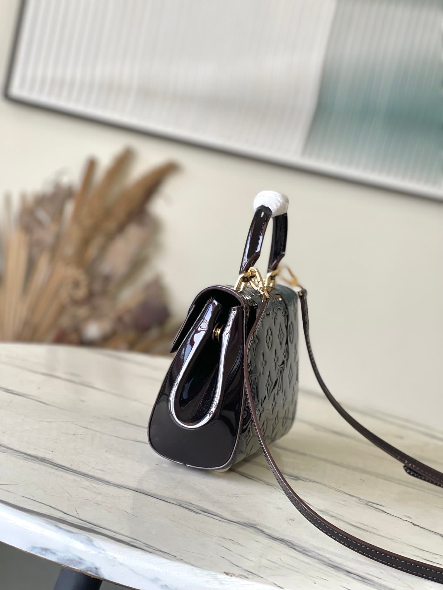 L X V Shoulder bag M27173 20x16x7.5cm