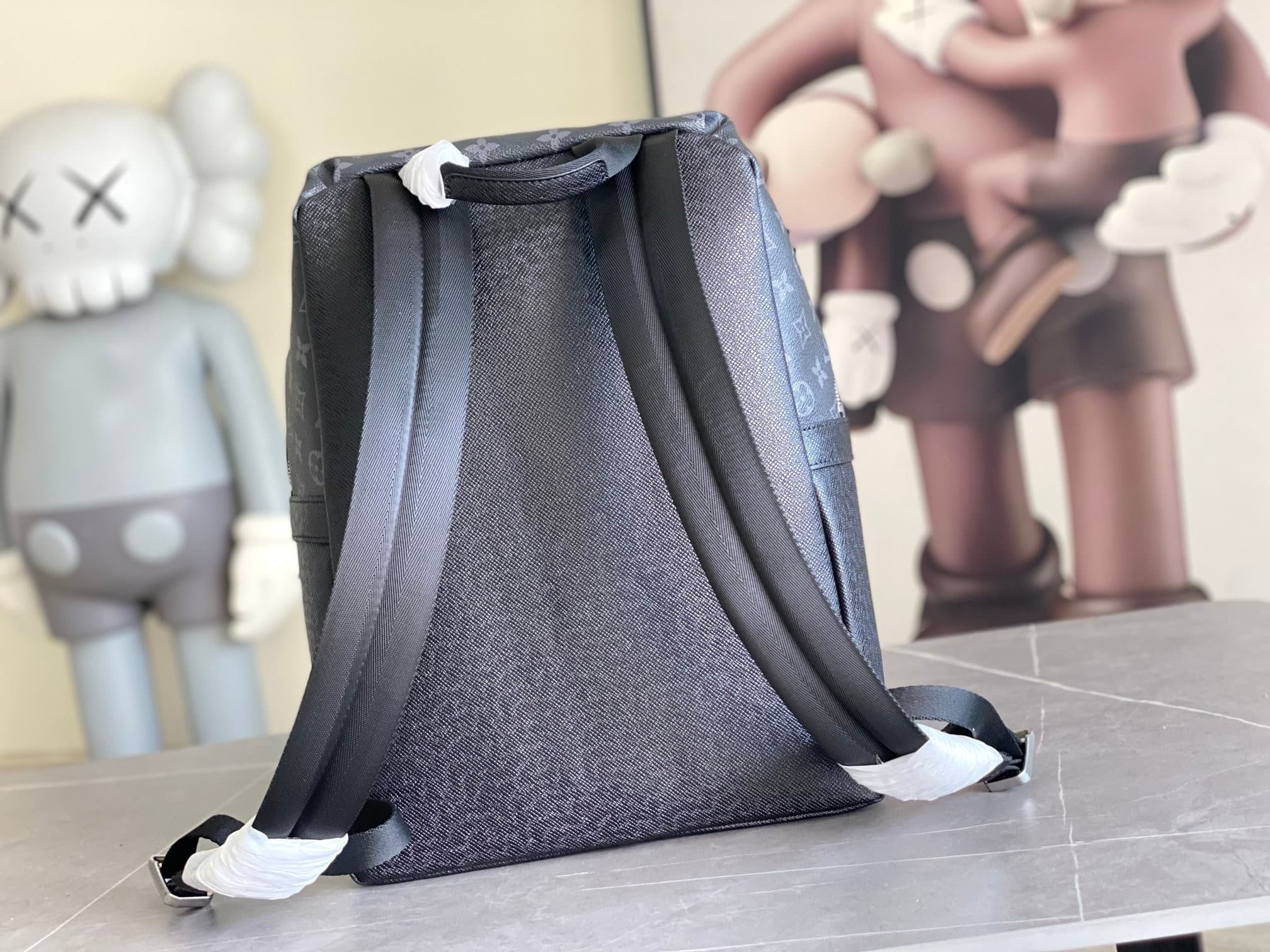 L X V Discovery Backpack M30230 40x30x20cm
