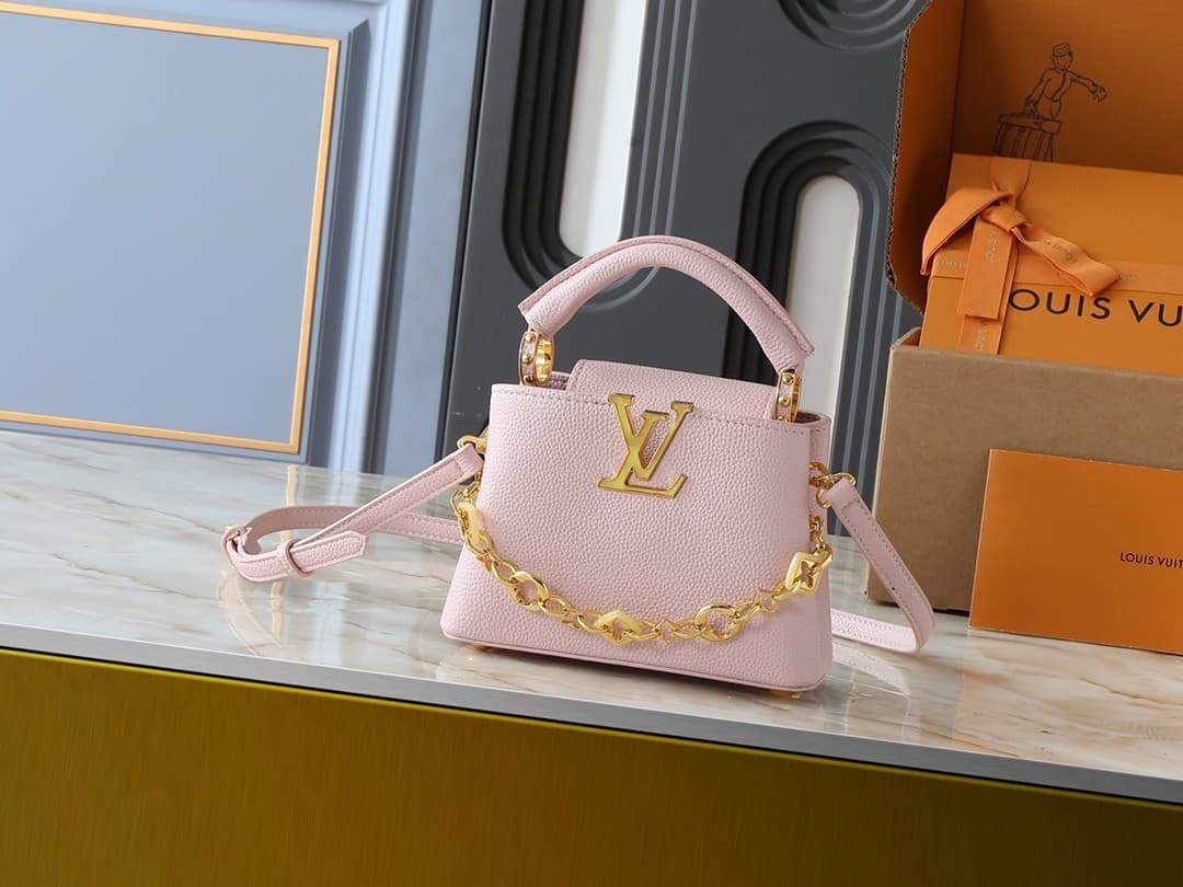 L X V Capucines bag 21x14x8cm