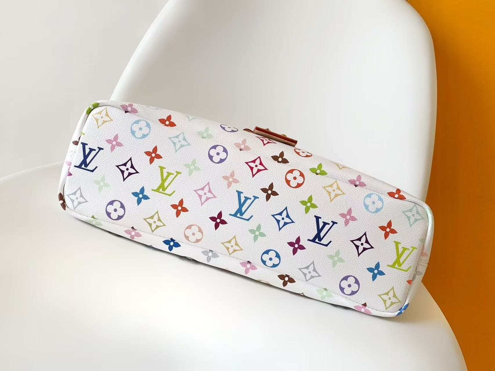 L X V Lineup M27582 34.5x26x13cm