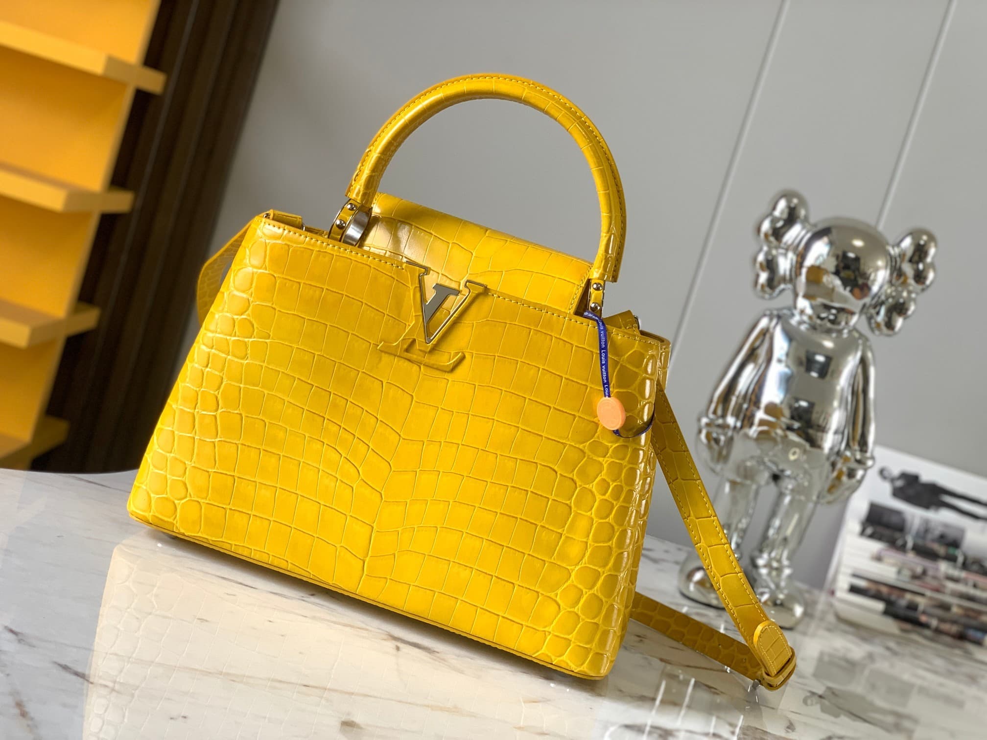 L X V Capucines bag N92967 31.5x20x11cm