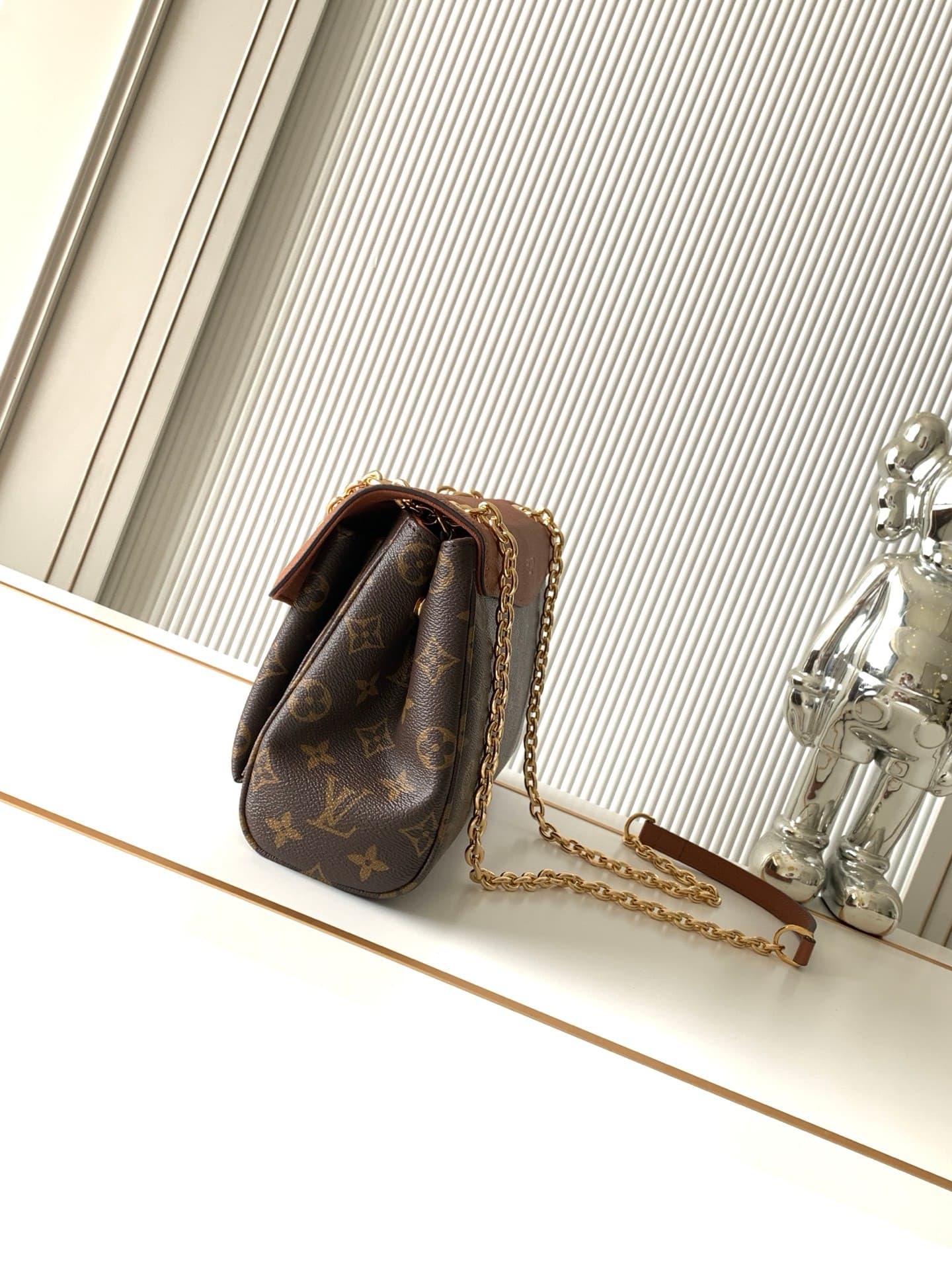 L X V Saint-Germain PM M27065 30.5x21x12.5cm