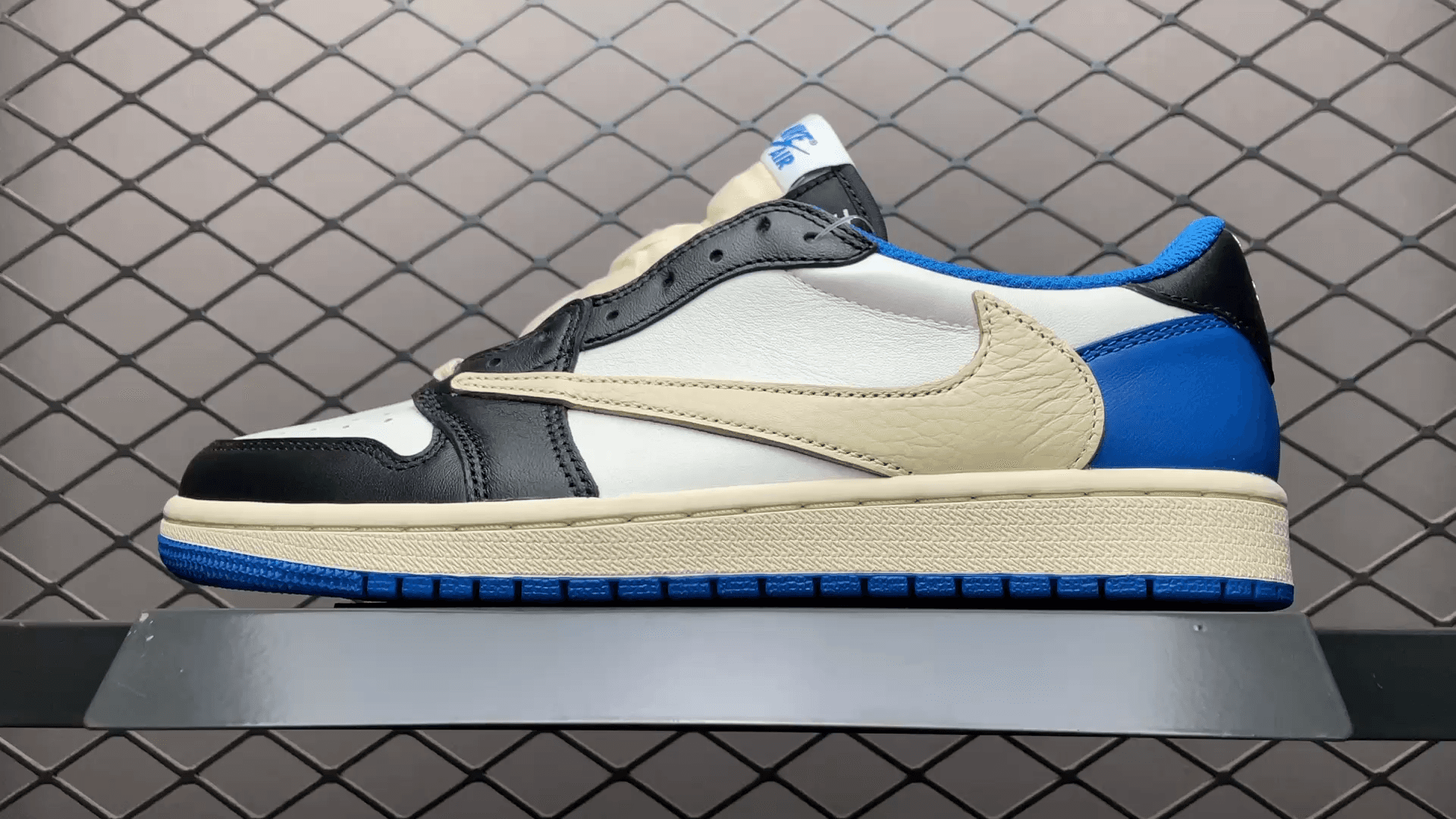 JRD1 Fragment x Travis Scott DM7866-140