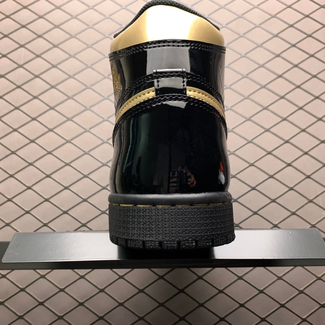 JRD1 Retro Black Metallic Gold 555088-032