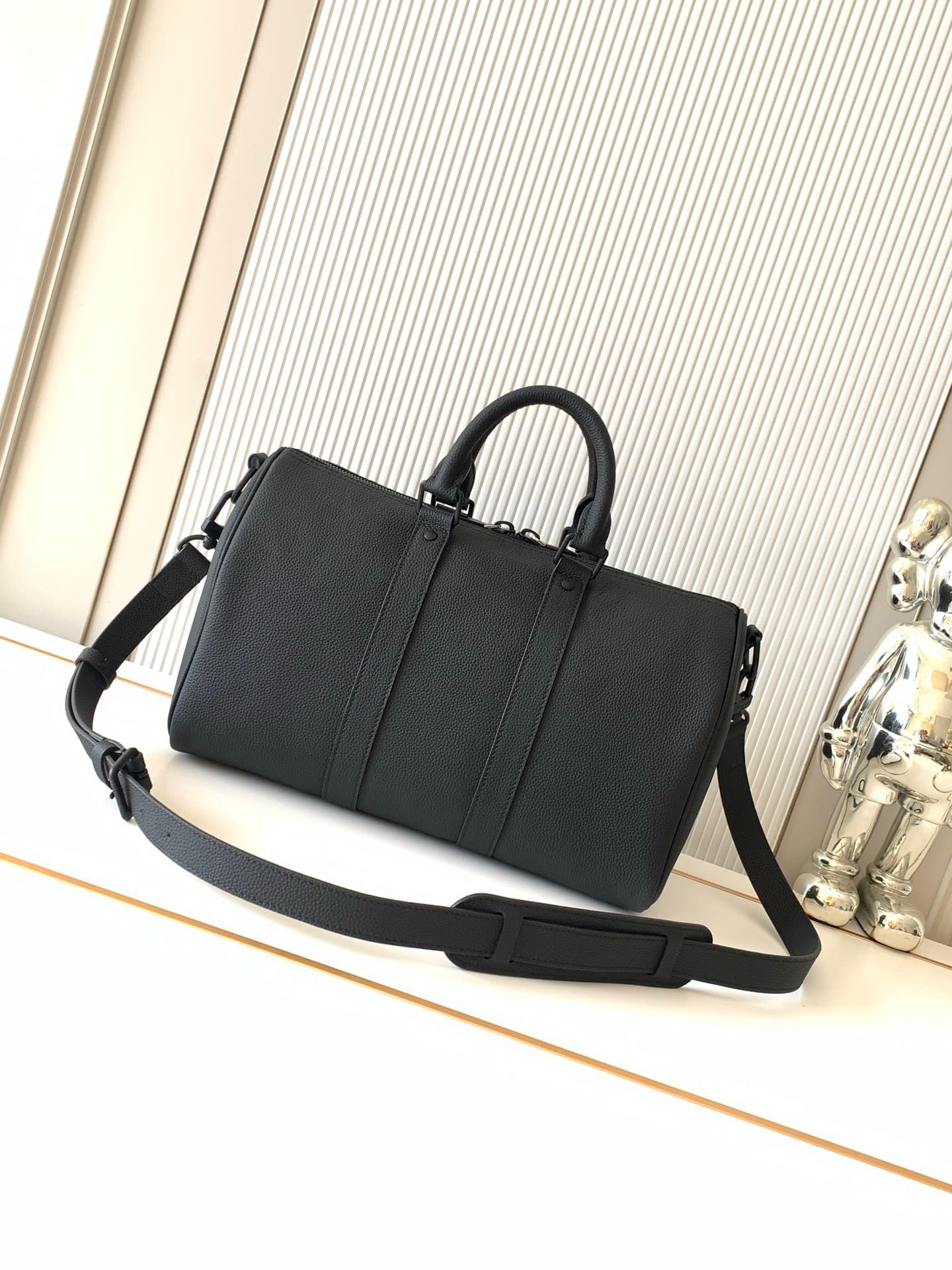 L X V Keepall Bandoulière 35 M15249 34x21x16cm