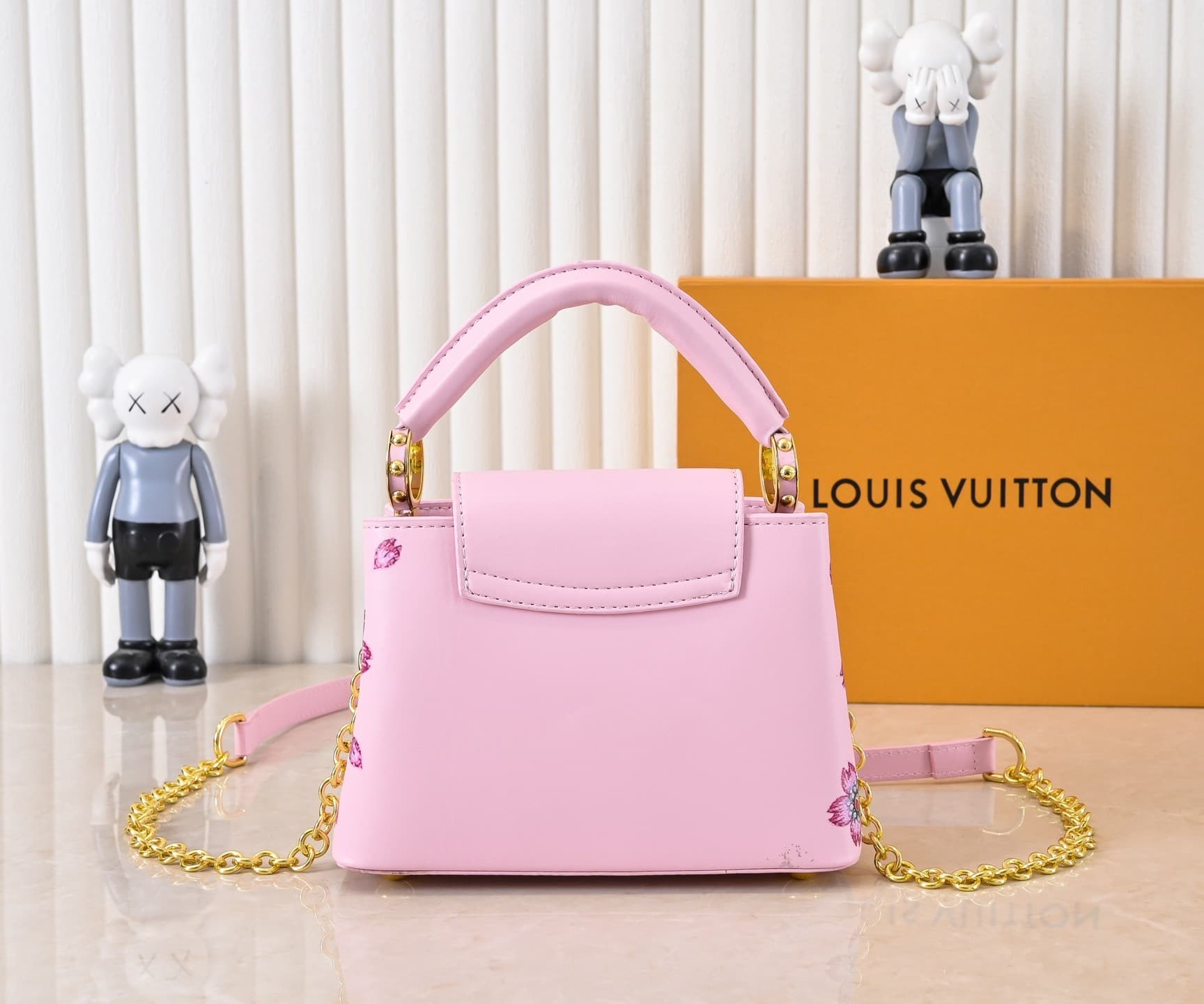 L X V Capucines M59939 Size:21x14x8cm